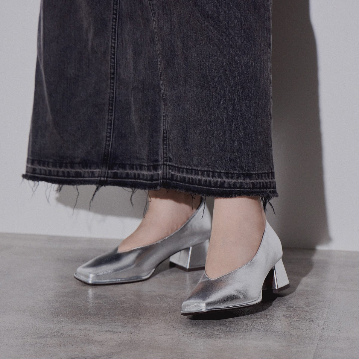 【SALE】Vカットチャンキーヒールパンプス/544311
