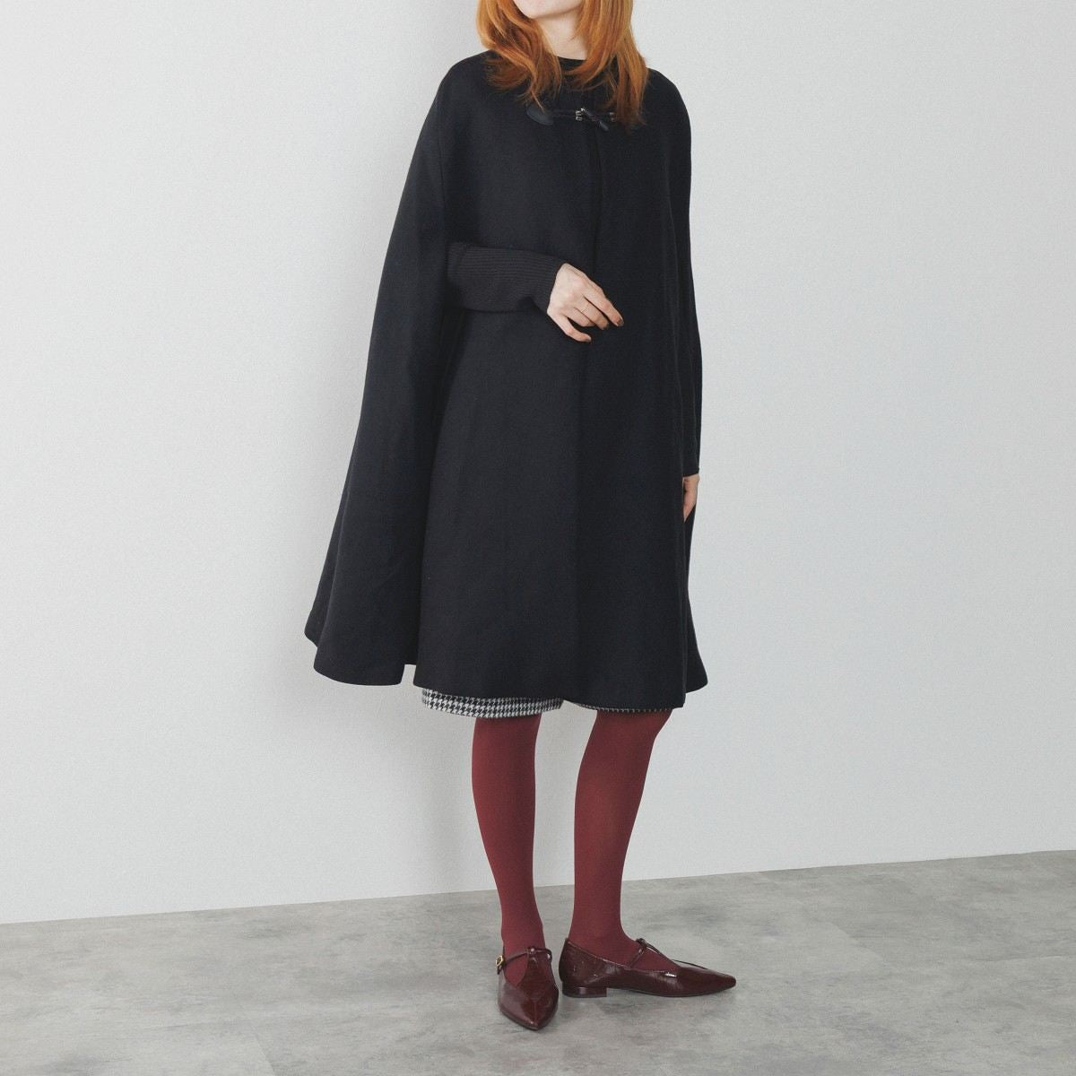 【25AW】ダイヤTストラップフラットパンプス/554305