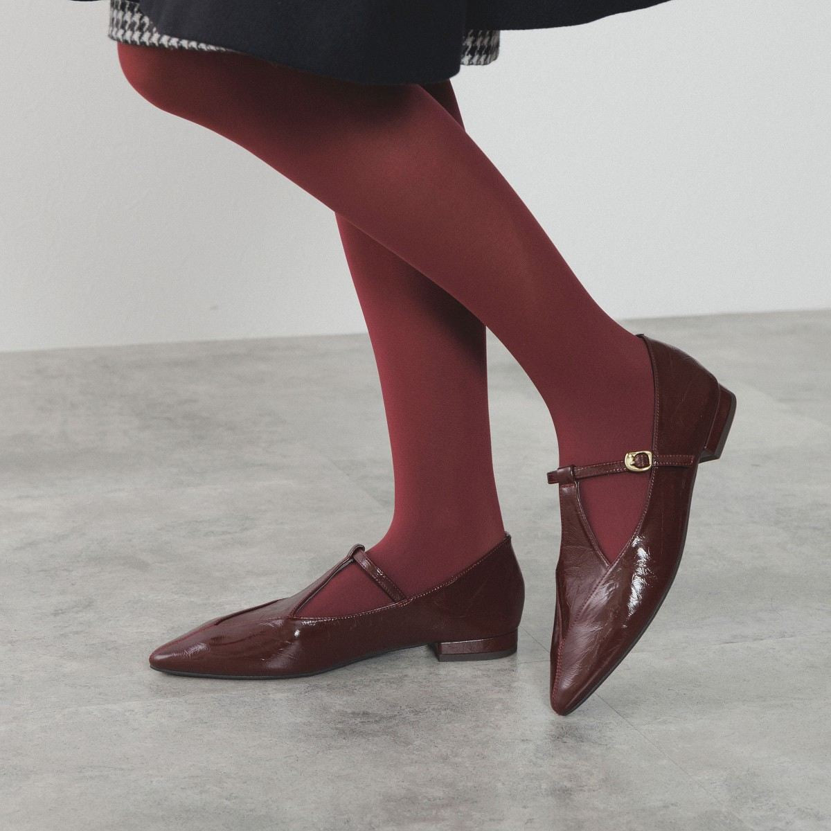 再値下げ】ダイヤTストラップフラットパンプス/554305