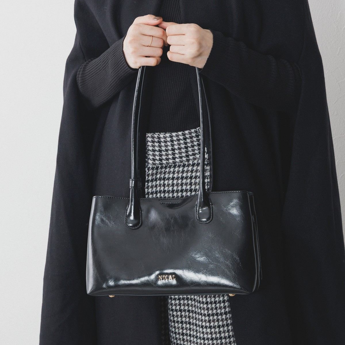 HIMIKO（HIMIKO）/【NICAL】【卑弥呼25AW】ロングハンドルスクエアバッグ/554383 25AW】ロングハンドルスクエアバッグ/554383