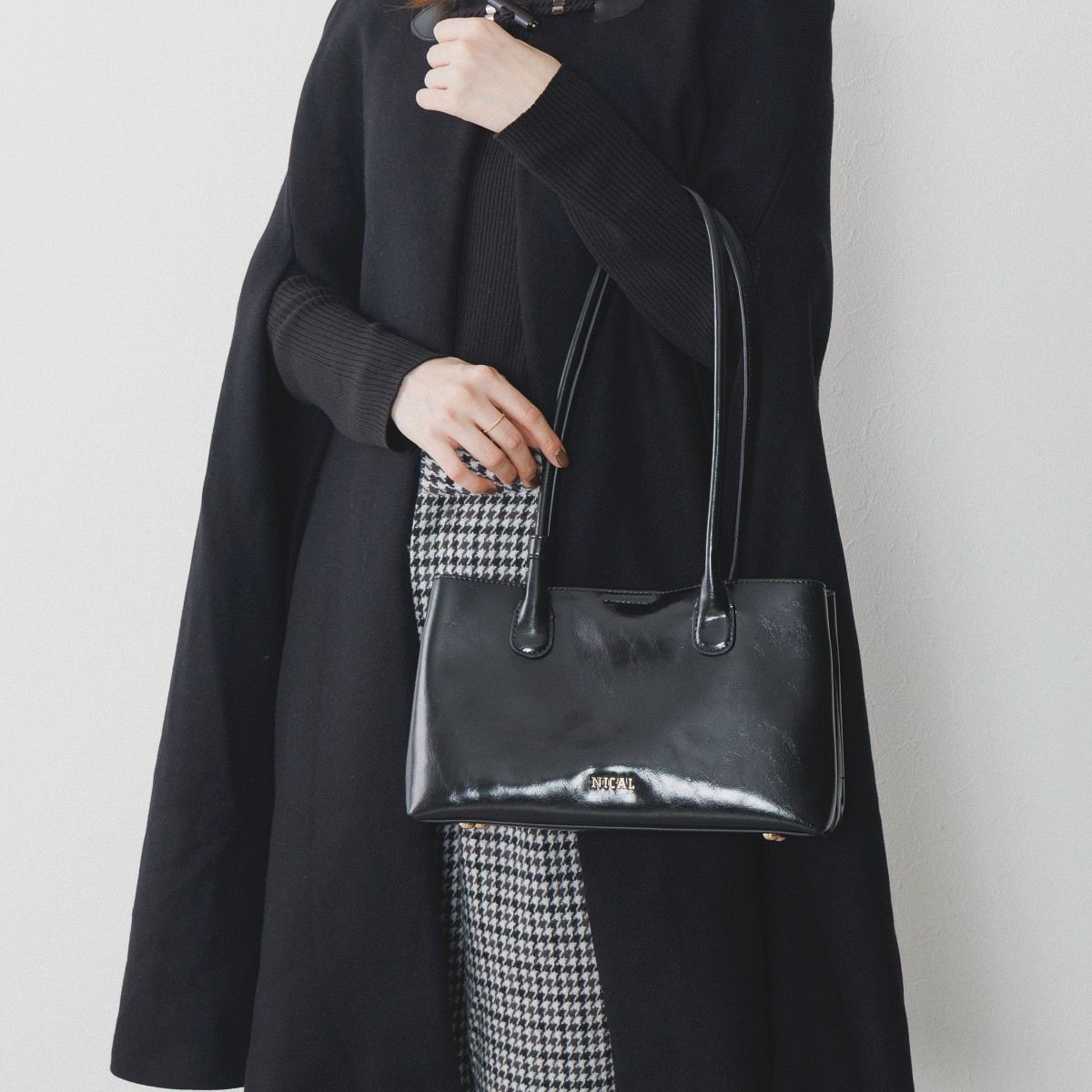 25AW】ロングハンドルスクエアバッグ/554383