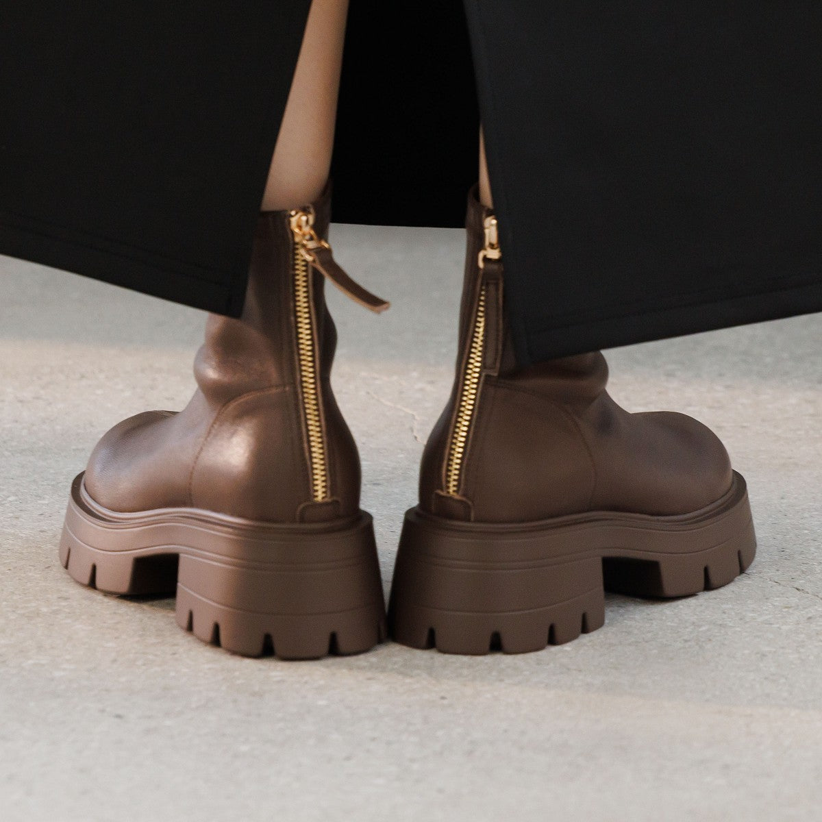 再値下げ】バックファスナー厚底ブーツ/554406