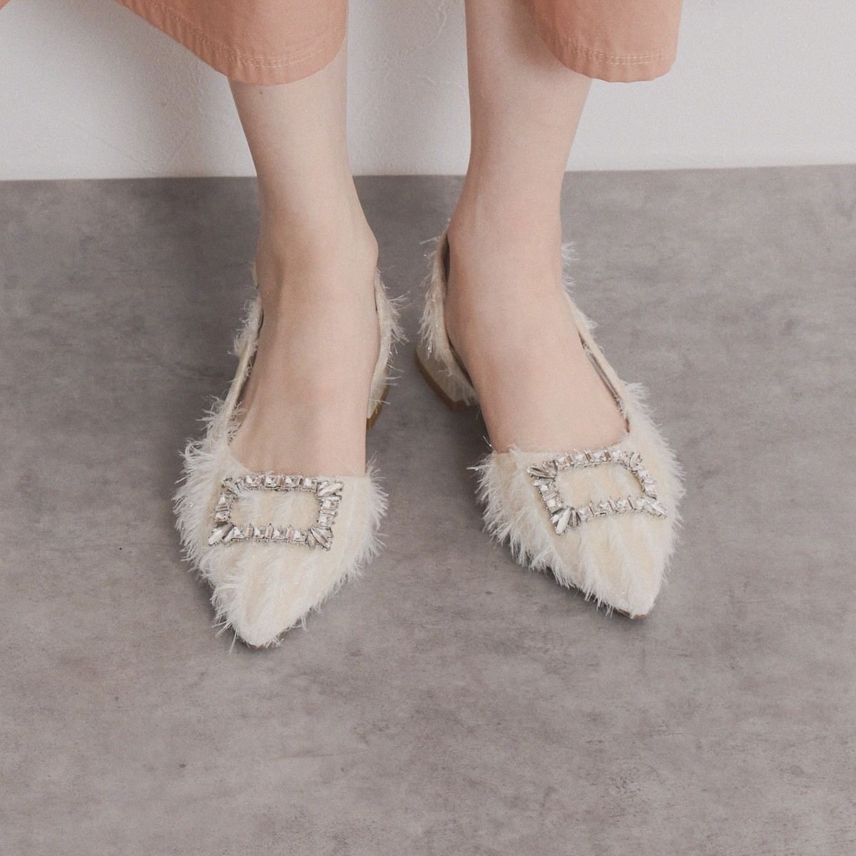 【SALE】ビジュー付きバックストラップパンプス/554502