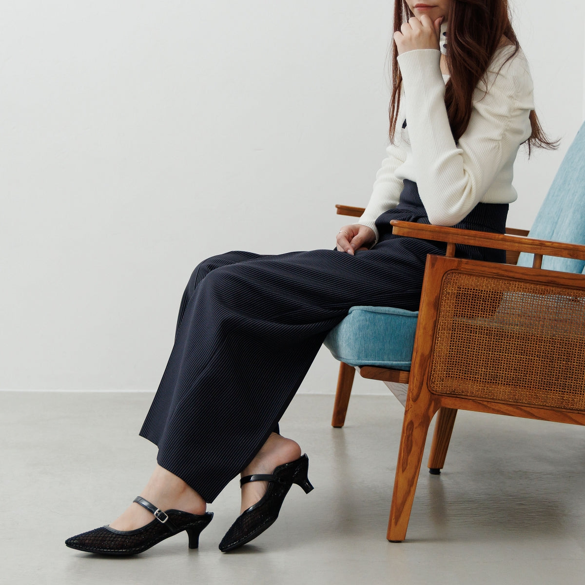 SALE】【26SS】ベルトデザインシアーミュール/564105