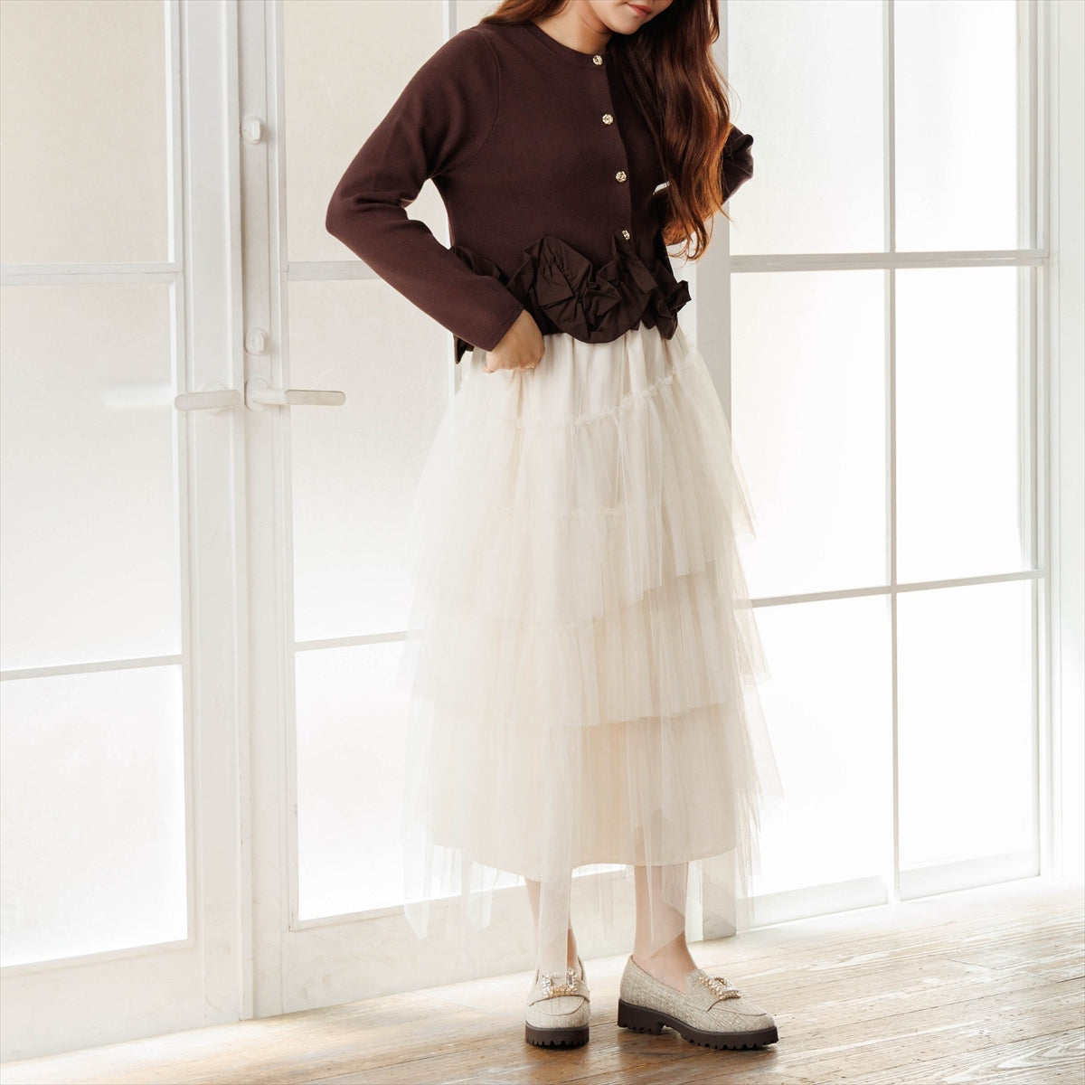 《予約／9月下旬入荷予定》【26AW】ビジューバックルトラックソールローファー/564303