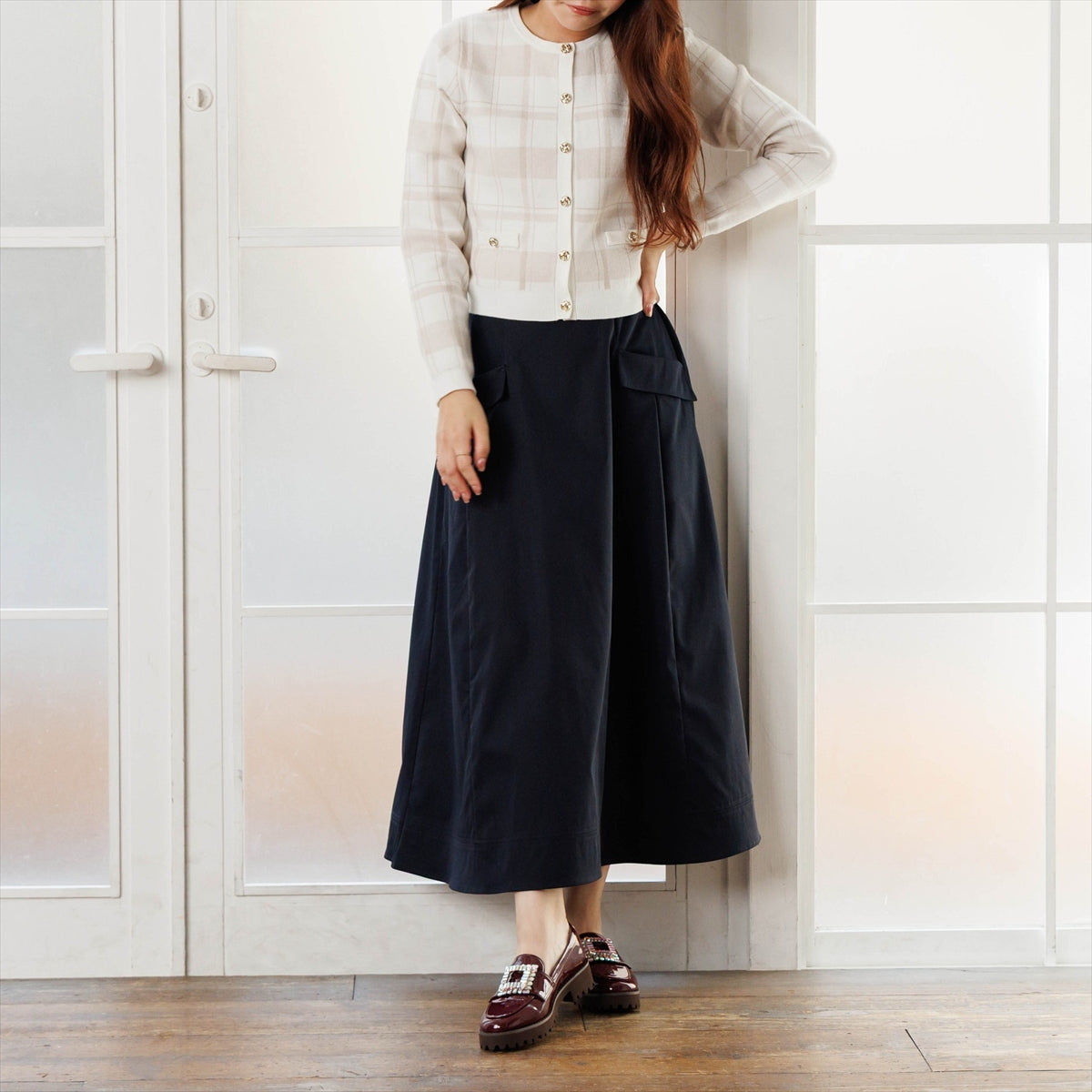 《予約／9月下旬入荷予定》【26AW】ビジューバックルトラックソールローファー/564303