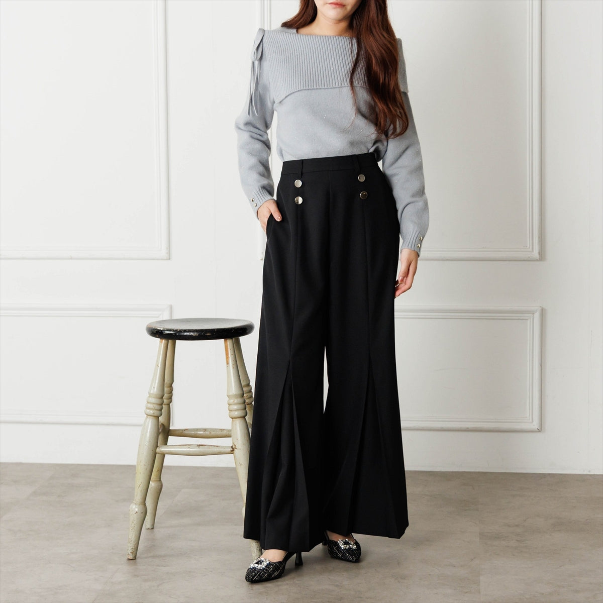 《予約／9月中旬入荷予定》【26AW】ビジューバックルバックストラップ/564306
