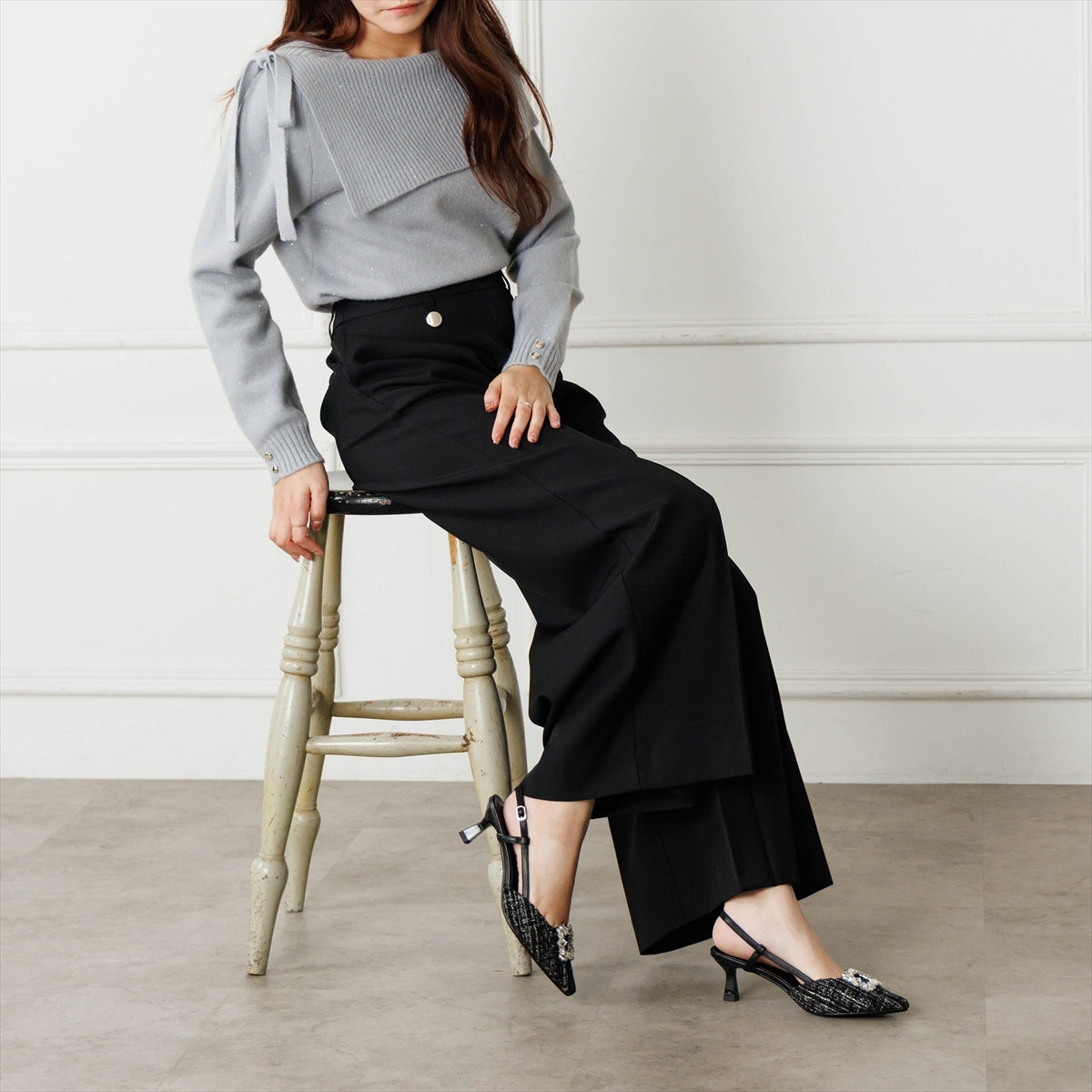 《予約／9月中旬入荷予定》【26AW】ビジューバックルバックストラップ/564306