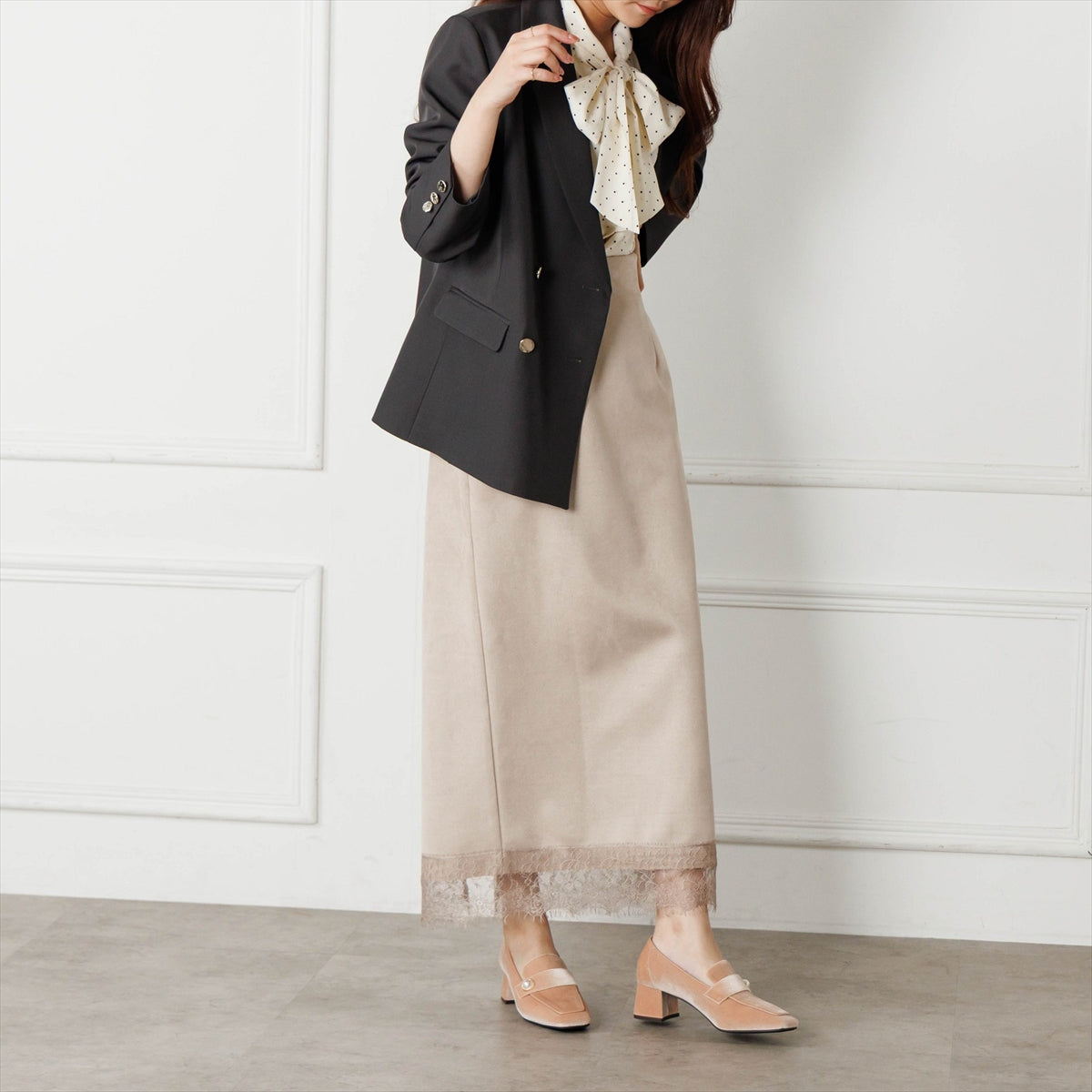 《予約／10月上旬入荷予定》【26AW】パールモチーフヒールローファー/564310