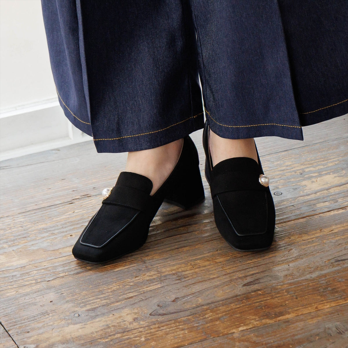 《予約／10月上旬入荷予定》【26AW】パールモチーフヒールローファー/564310