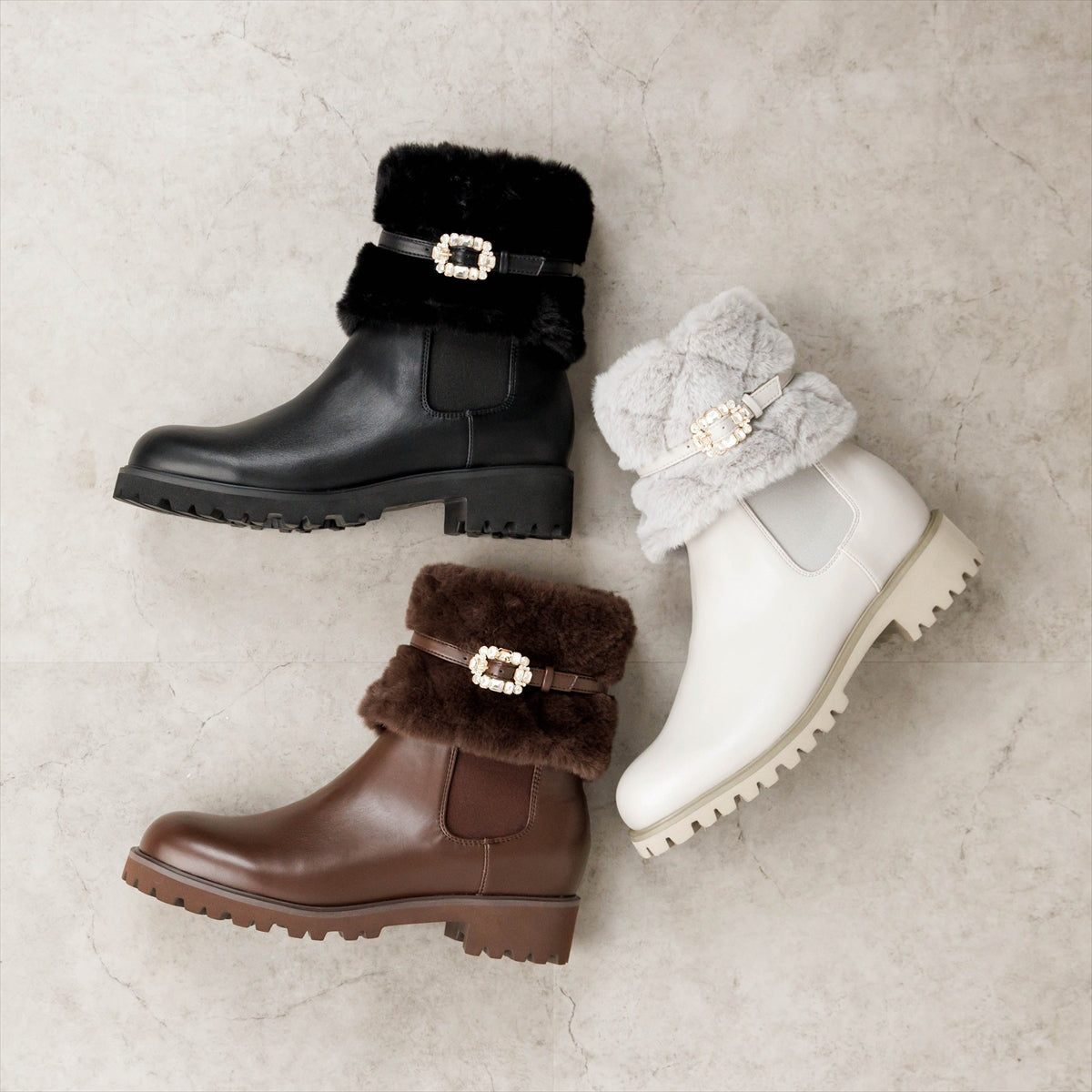 《予約／11月上旬入荷予定》【26AW】フラッフィーファー4WAYチェルシーブーツ/564402