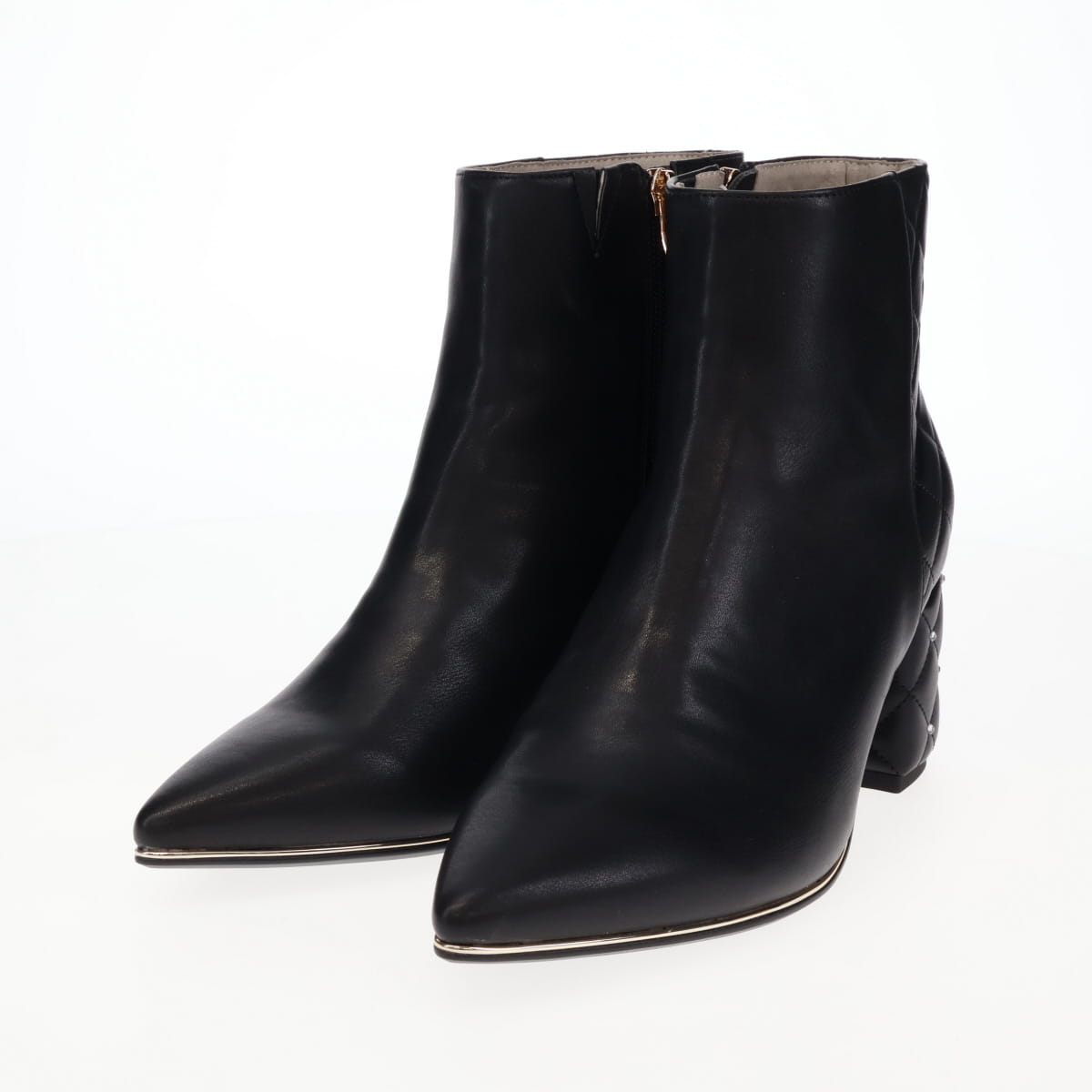 予約／10月下旬入荷予定》【26AW】キルティングデザインショートブーツ