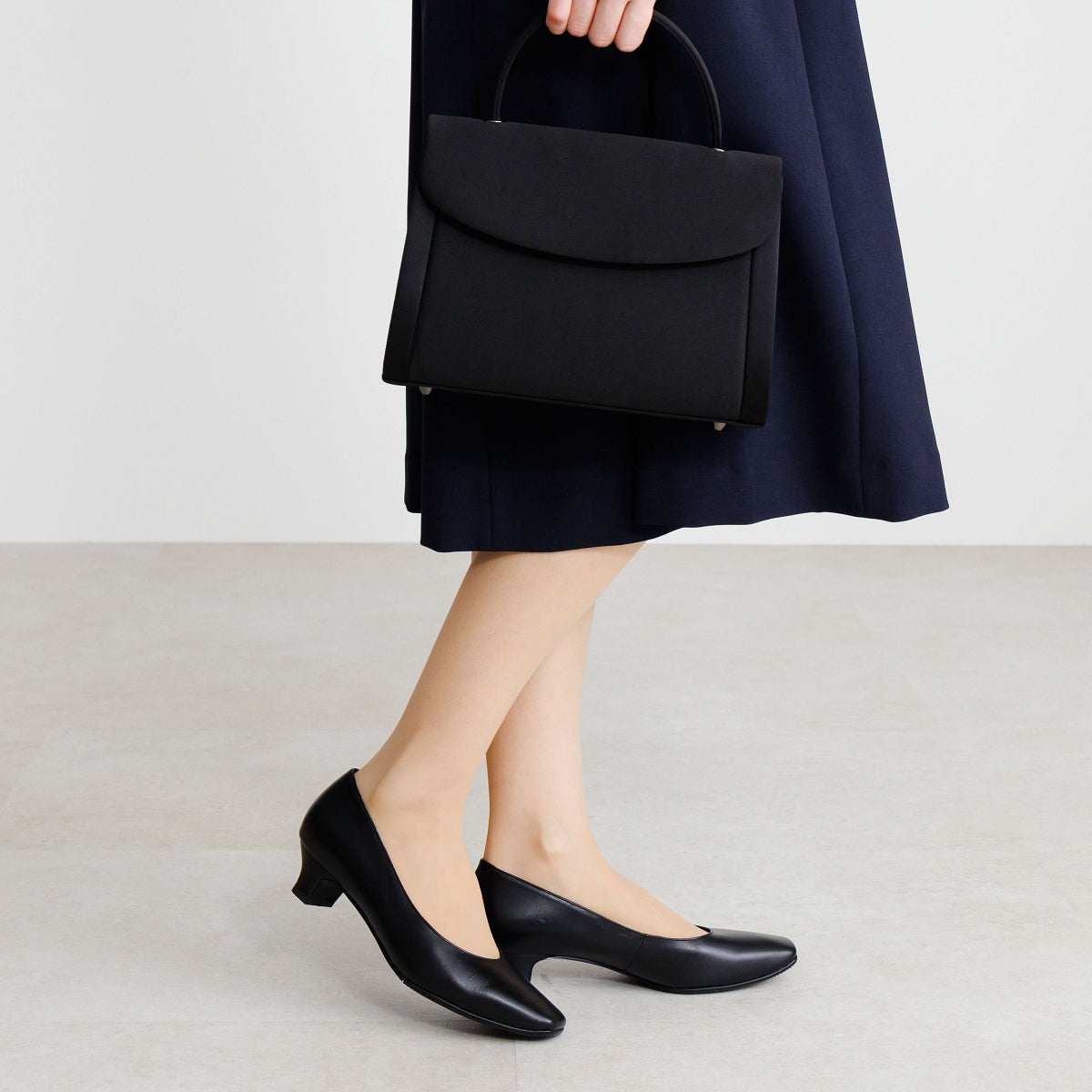 3.5㎝ヒールブラックパンプス/600002