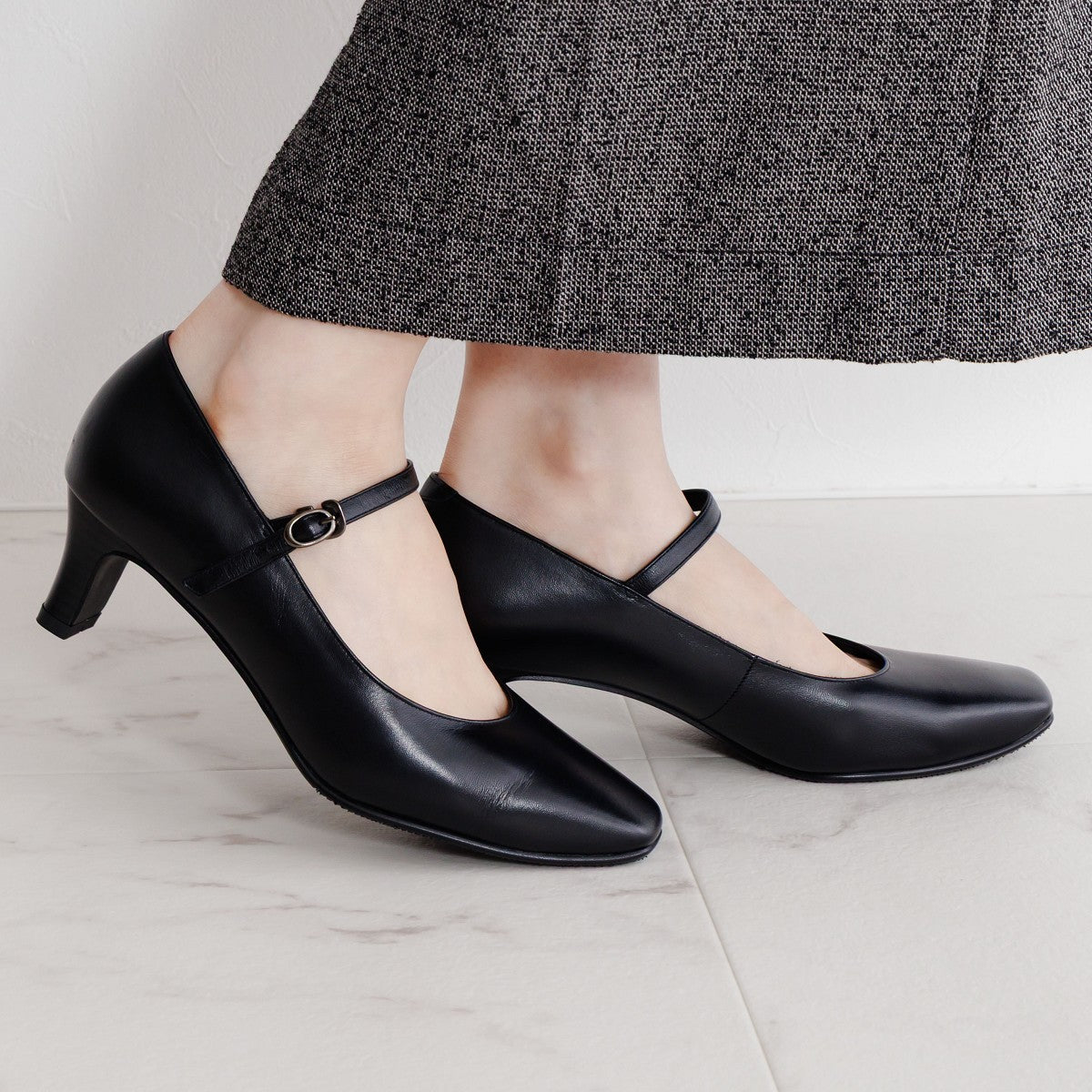 5㎝ヒールスクエアトゥストラップパンプス/600004