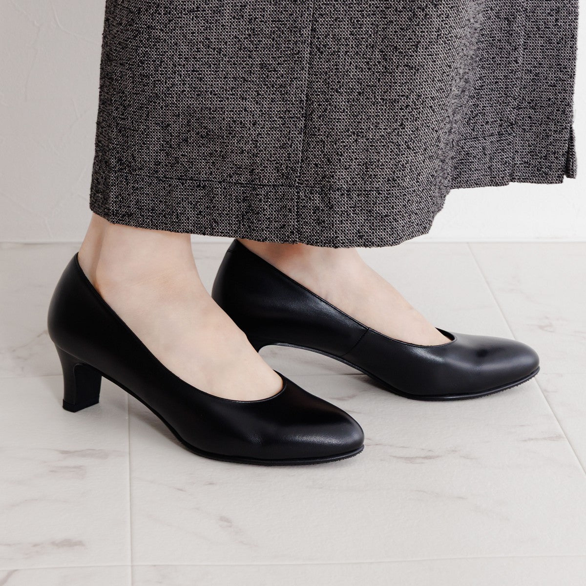 5㎝ヒールラウンドトゥブラックパンプス/600006