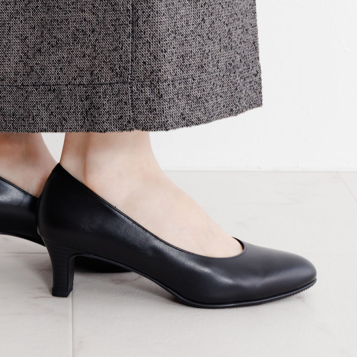 5㎝ヒールラウンドトゥブラックパンプス/600006