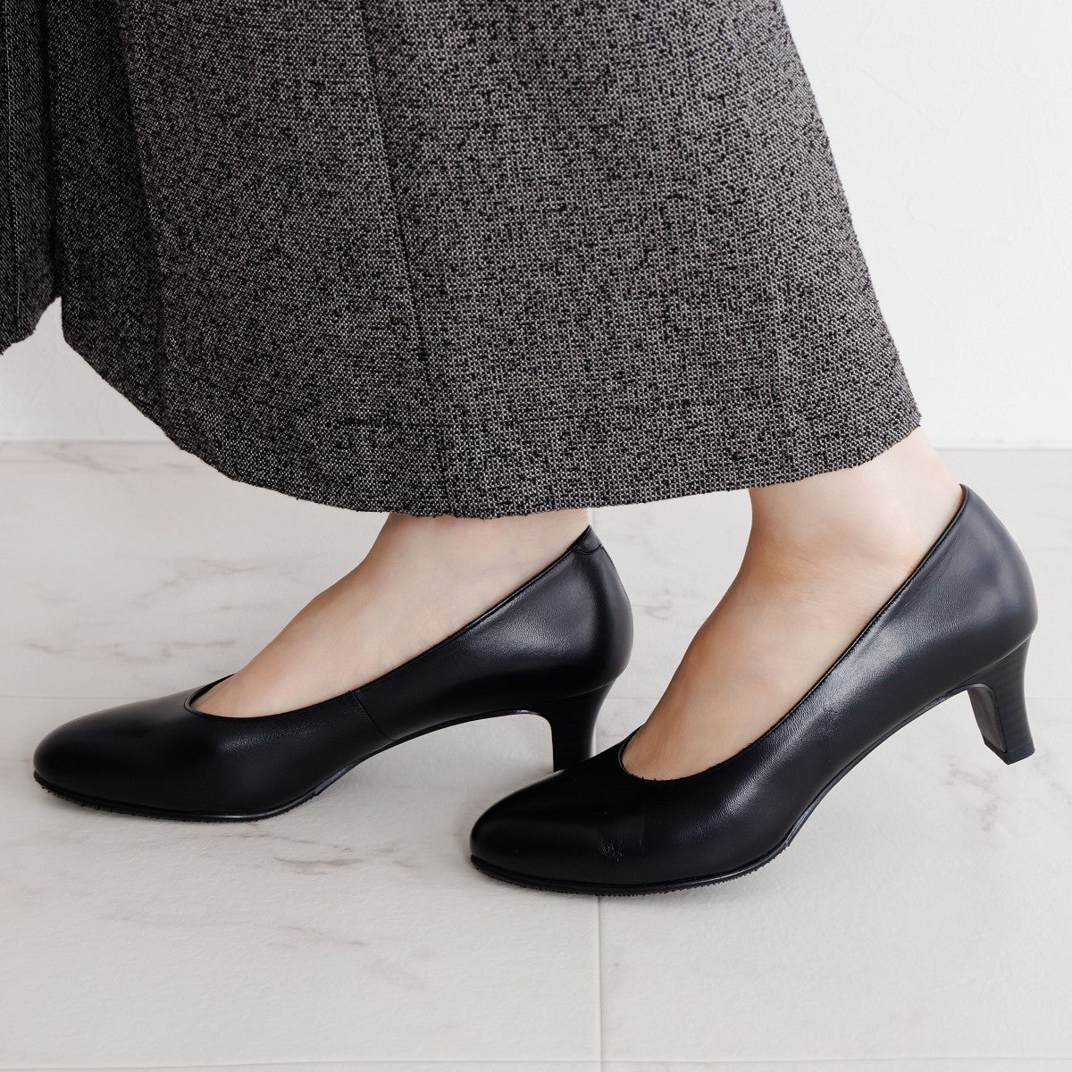 5㎝ヒールラウンドトゥブラックパンプス/600006