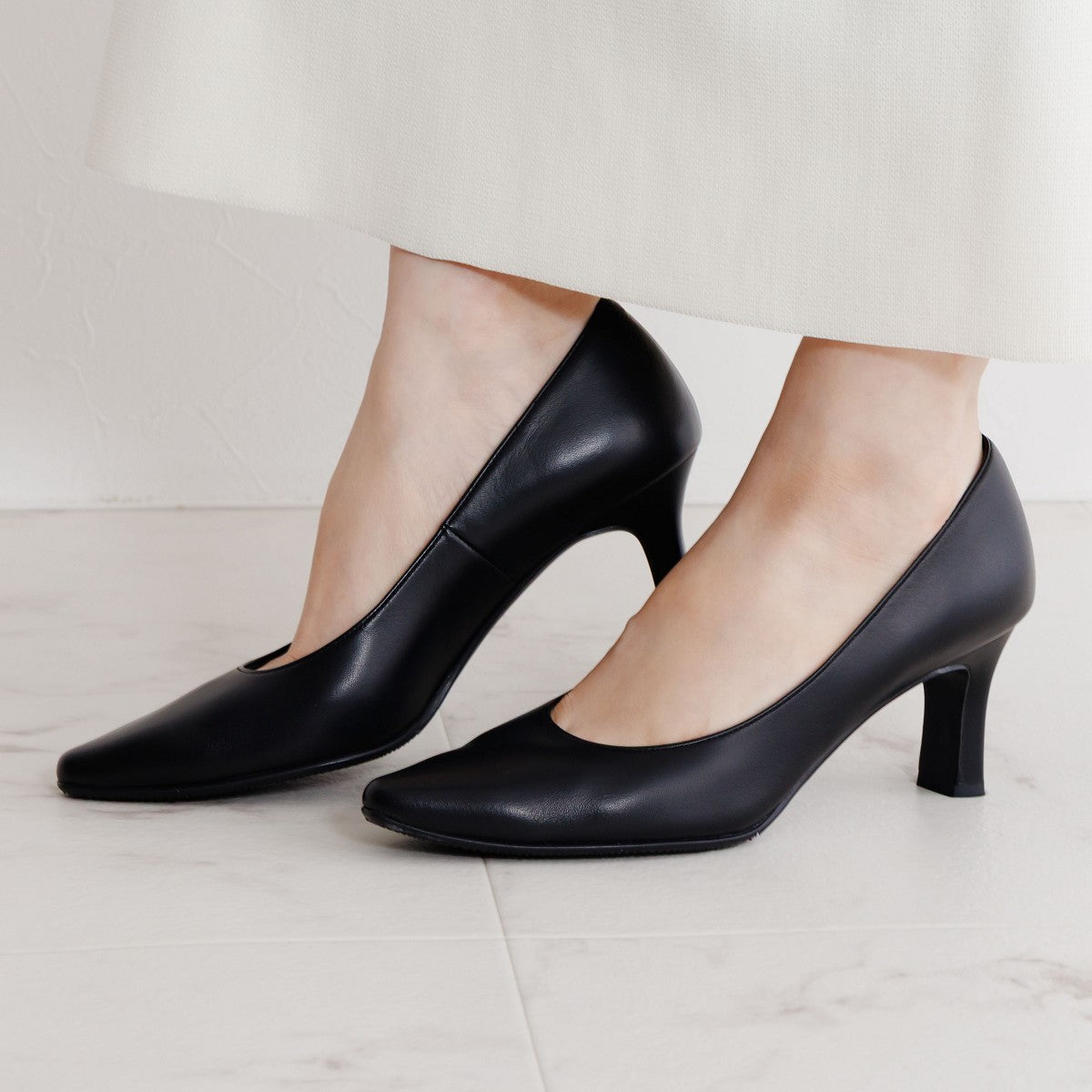 7㎝ヒールブラックパンプス/600008