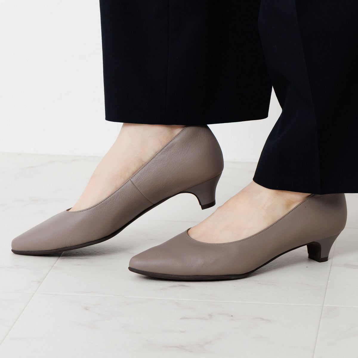 【25AW新色/快適ウォークパンプス】ソフトポインテッドトゥパンプス/605004