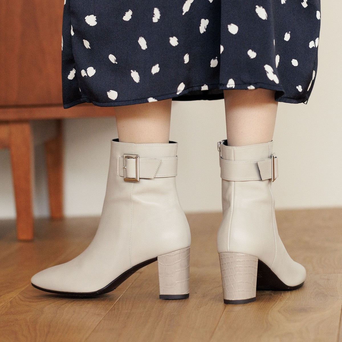 【SALE】ベルトバックルヒールブーツ/631410