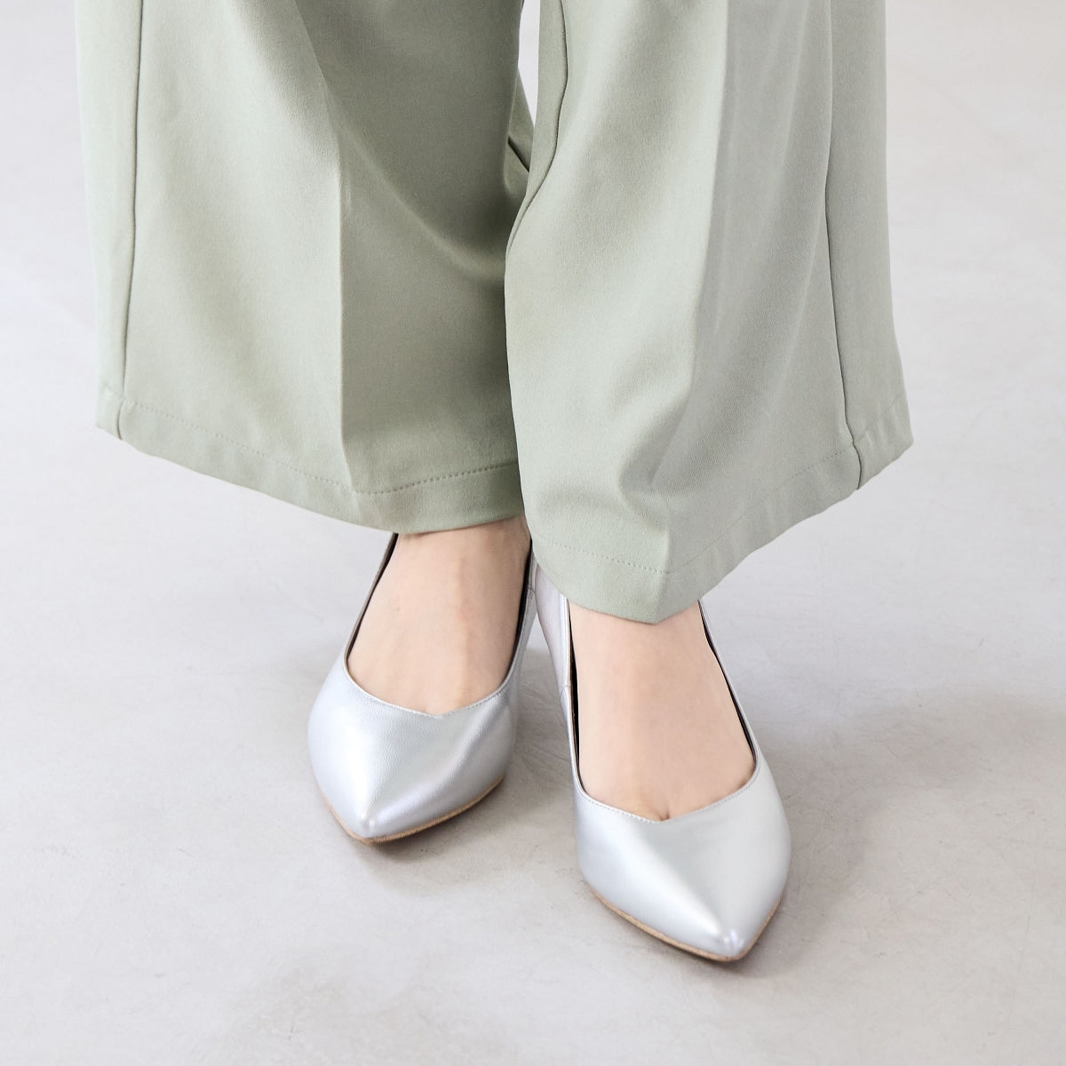 WEB限定デザイン/再入荷】アシンメトリーポインテッドトゥパンプス/640002