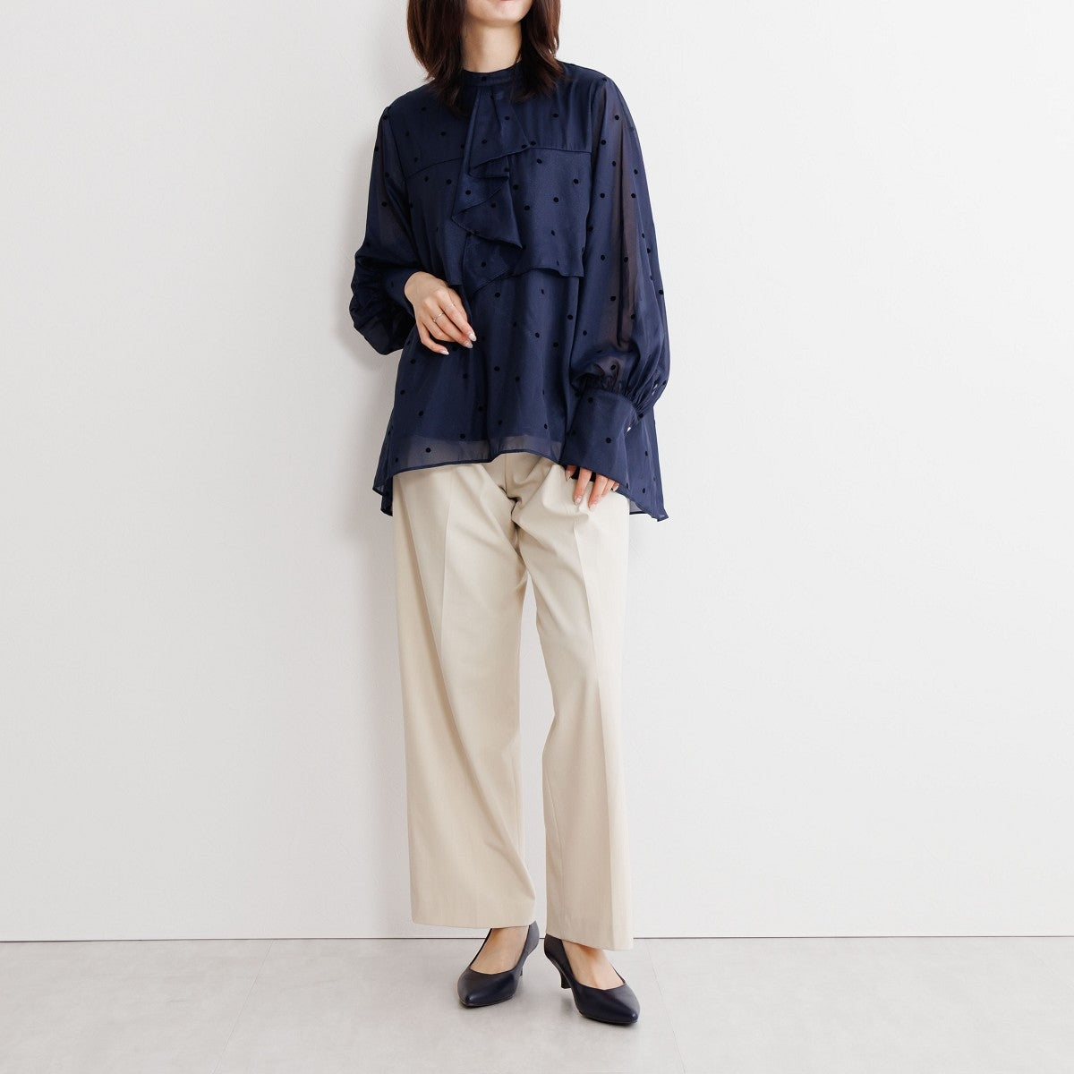 【WEB限定デザイン】アシンメトリーポインテッドトゥパンプス/640002