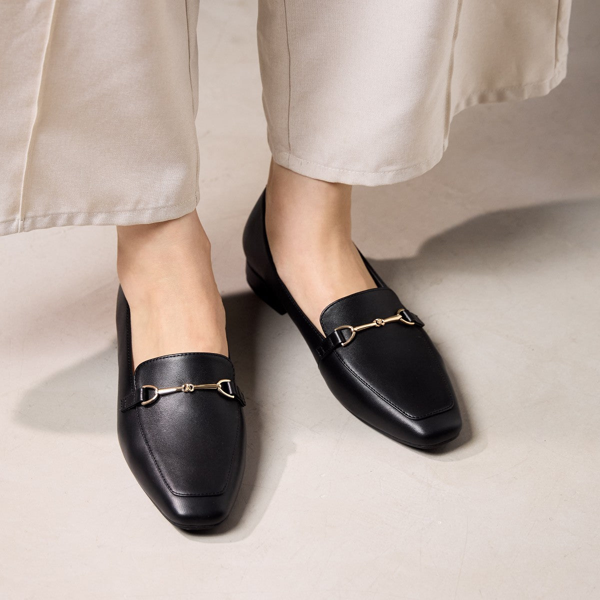 【WEB限定デザイン／再入荷】ビットモチーフローファー/640003