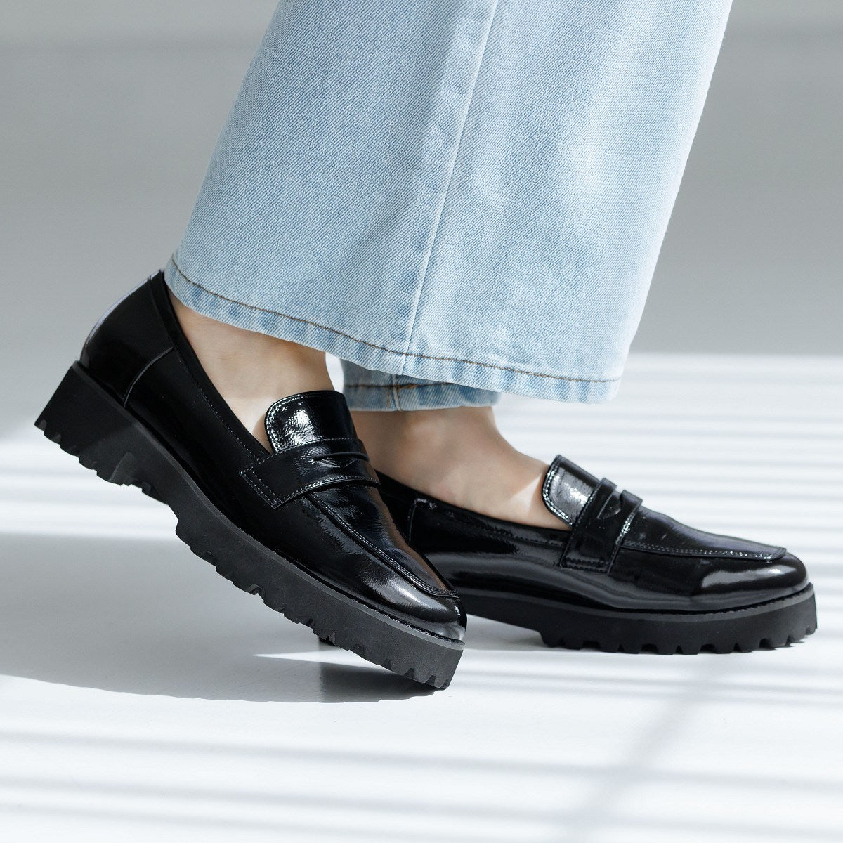 週末限定20%オフ【WEB限定デザイン】トラックソールコインローファー/640007