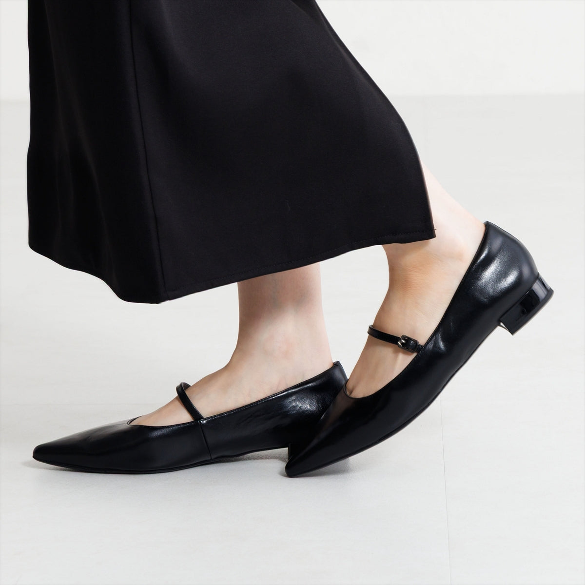 【26SS／WEB限定デザイン】配色ヒールストラップフラットパンプス/640016