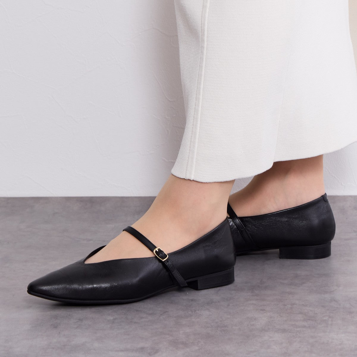 【26SS新色追加】メリージェーンフラットパンプス/641307