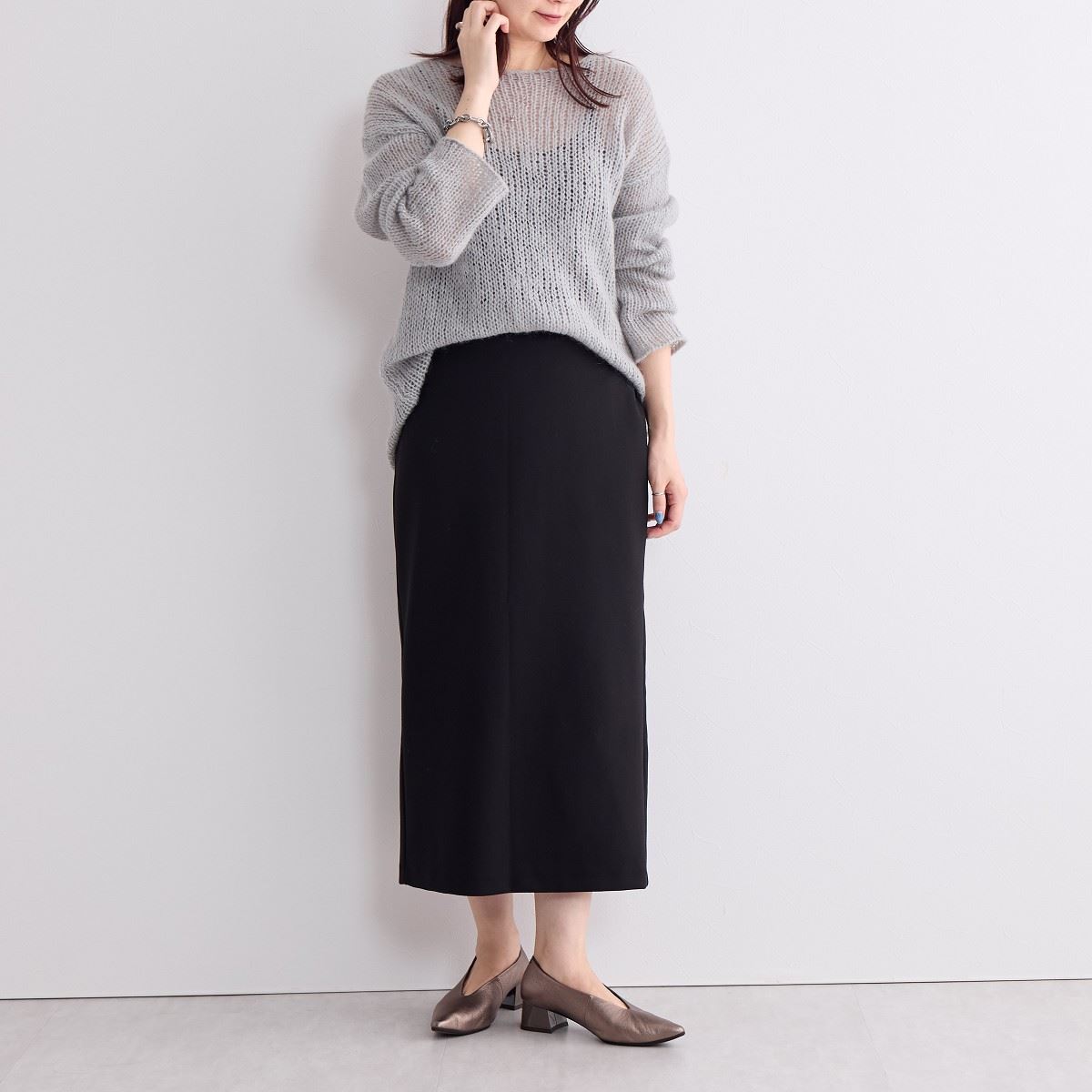 Vカットブロックヒールパンプス/641309