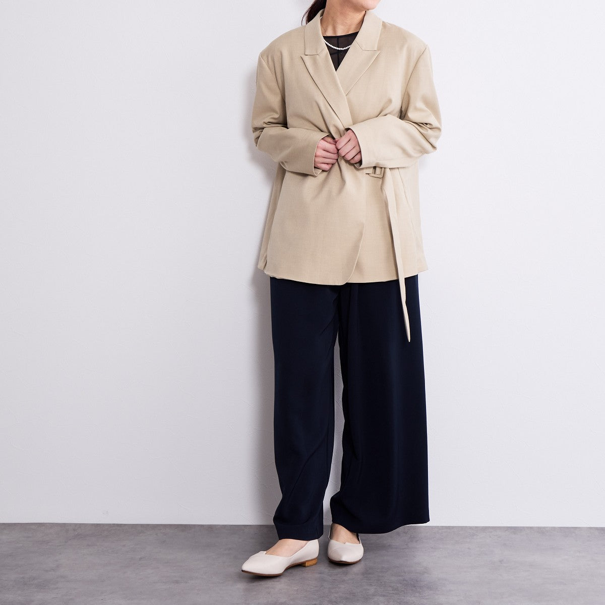 【26SS新色】アシンメトリーVカットフラットパンプス/641316