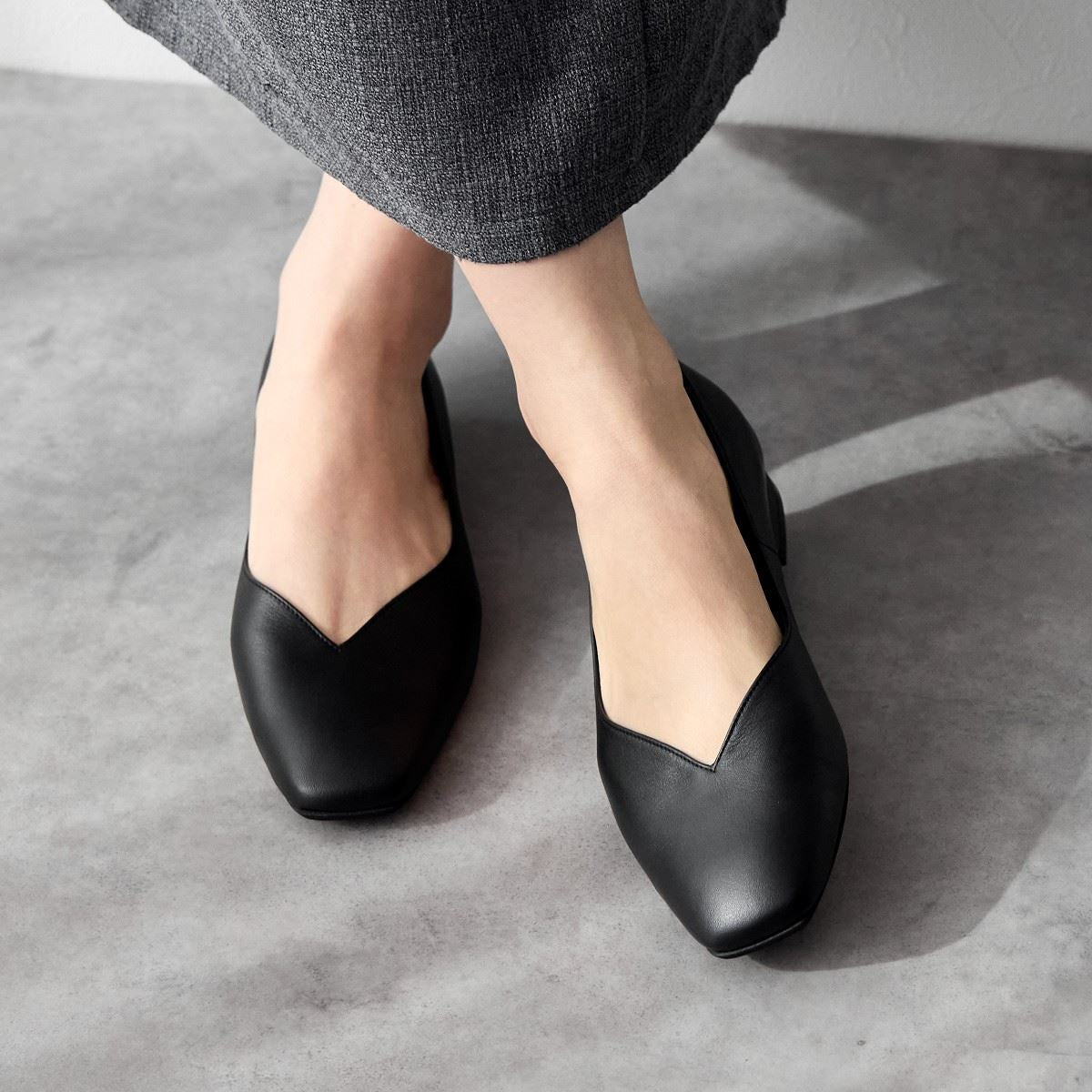 【SALE】Vカットローヒールパンプス/641318