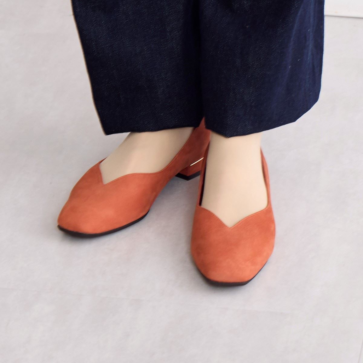 【SALE】Vカットローヒールパンプス/641318