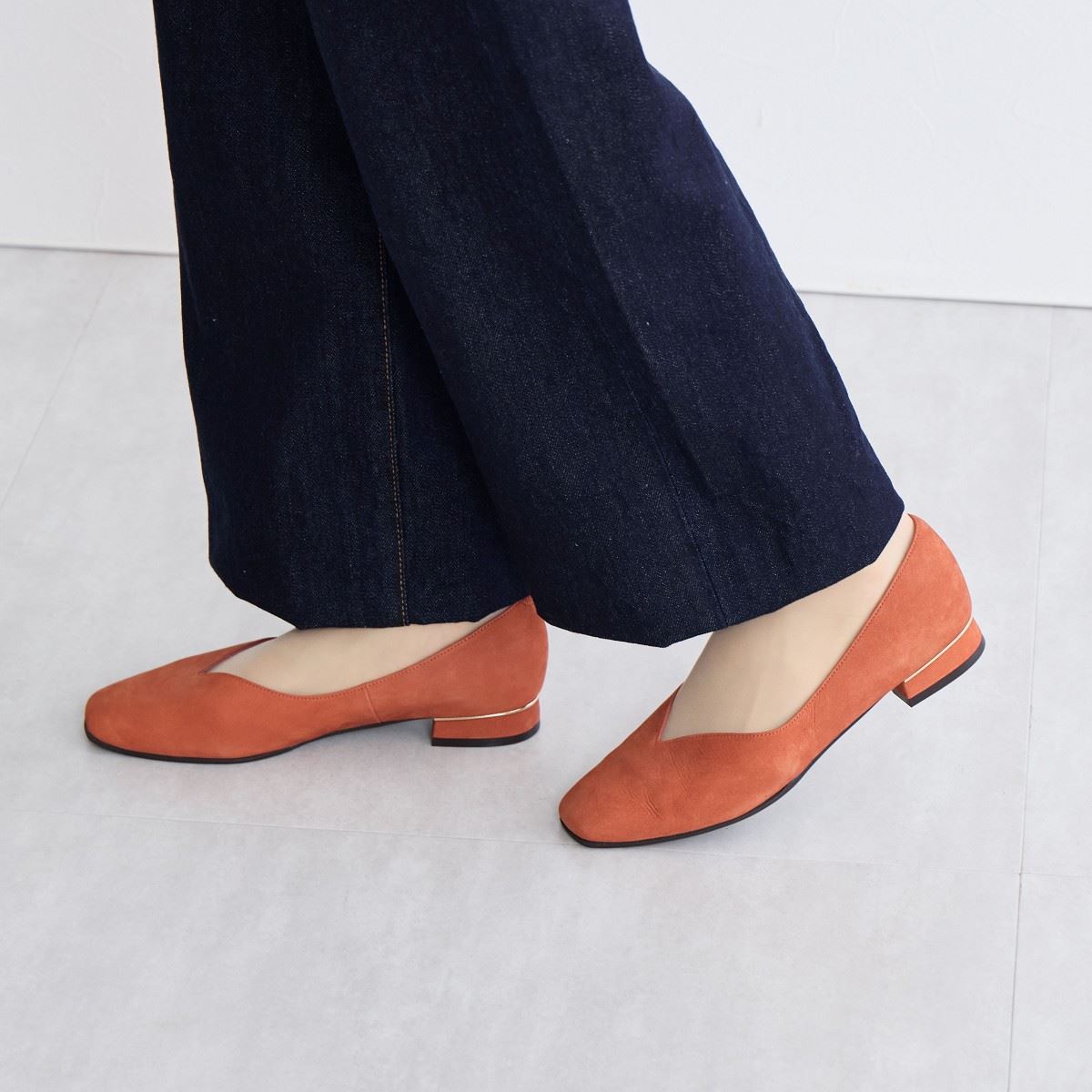 【SALE】Vカットローヒールパンプス/641318