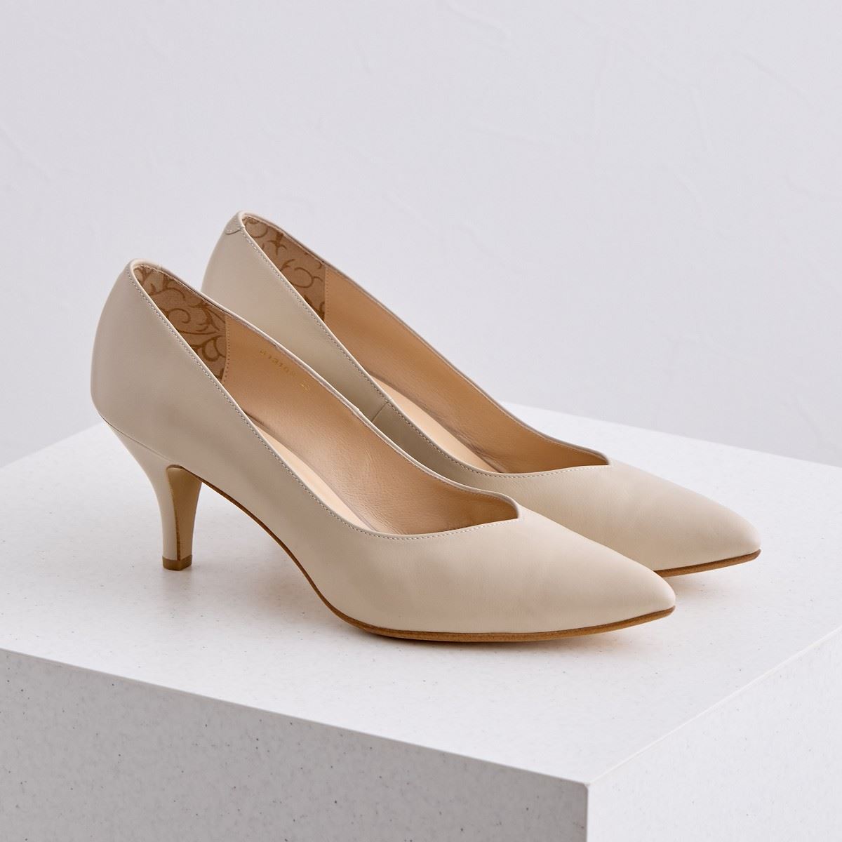 ポインテッドトゥ 新品　ベージュ HERMES パンプス USA Hermès | sandal 60 Helia 35 靴