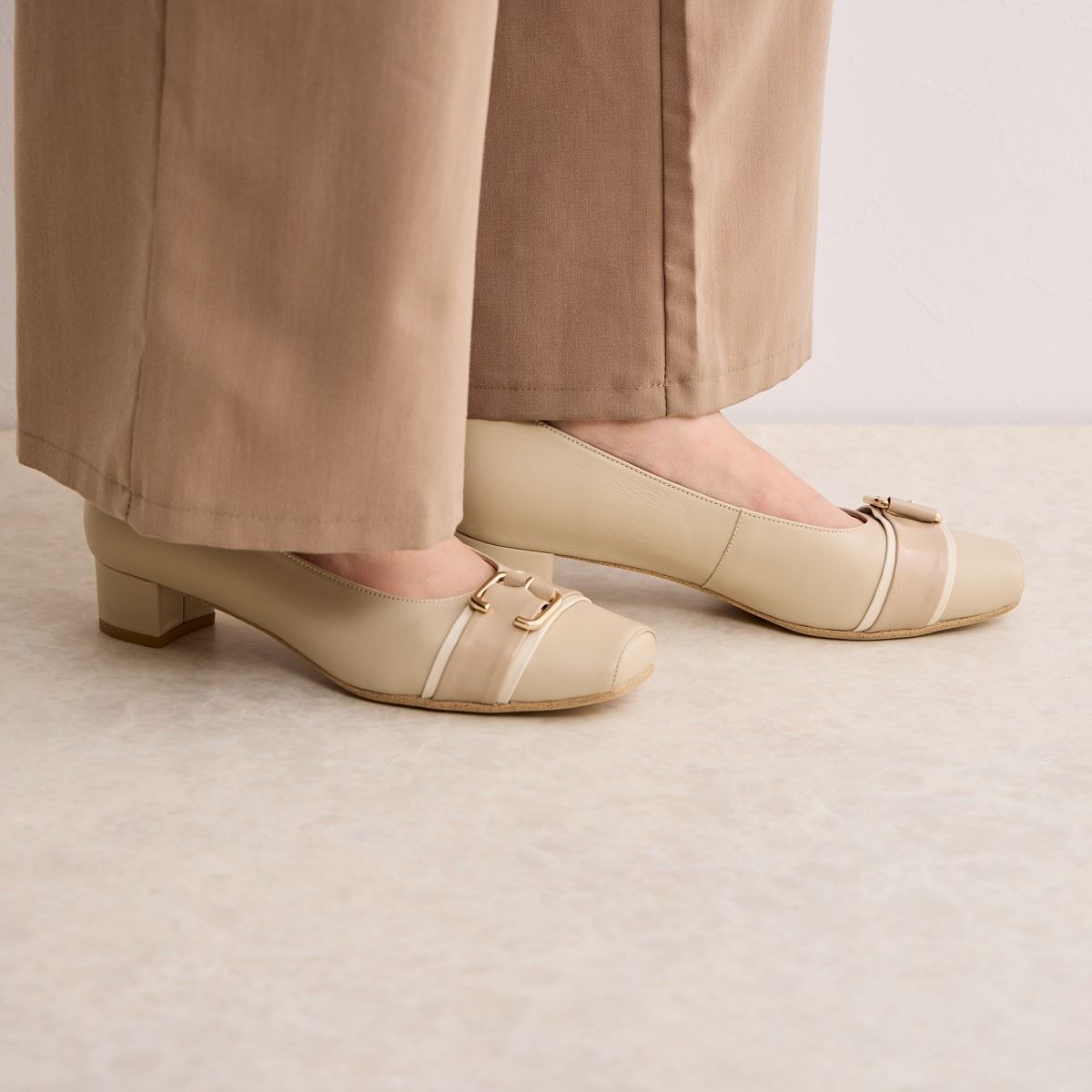【SALE】スクエアトゥベルトデザインパンプス/643306