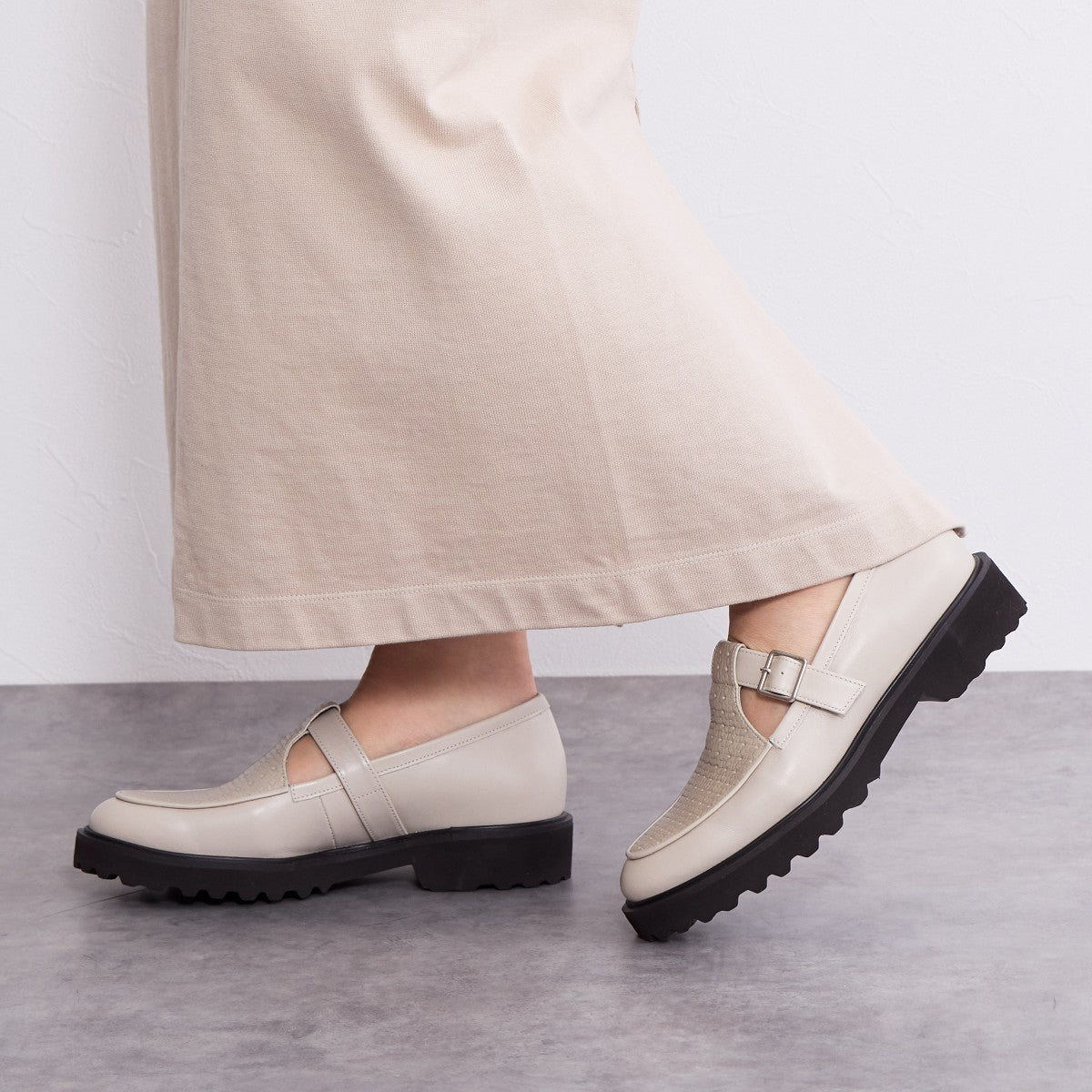 【SALE】Tストラップローファー/651107