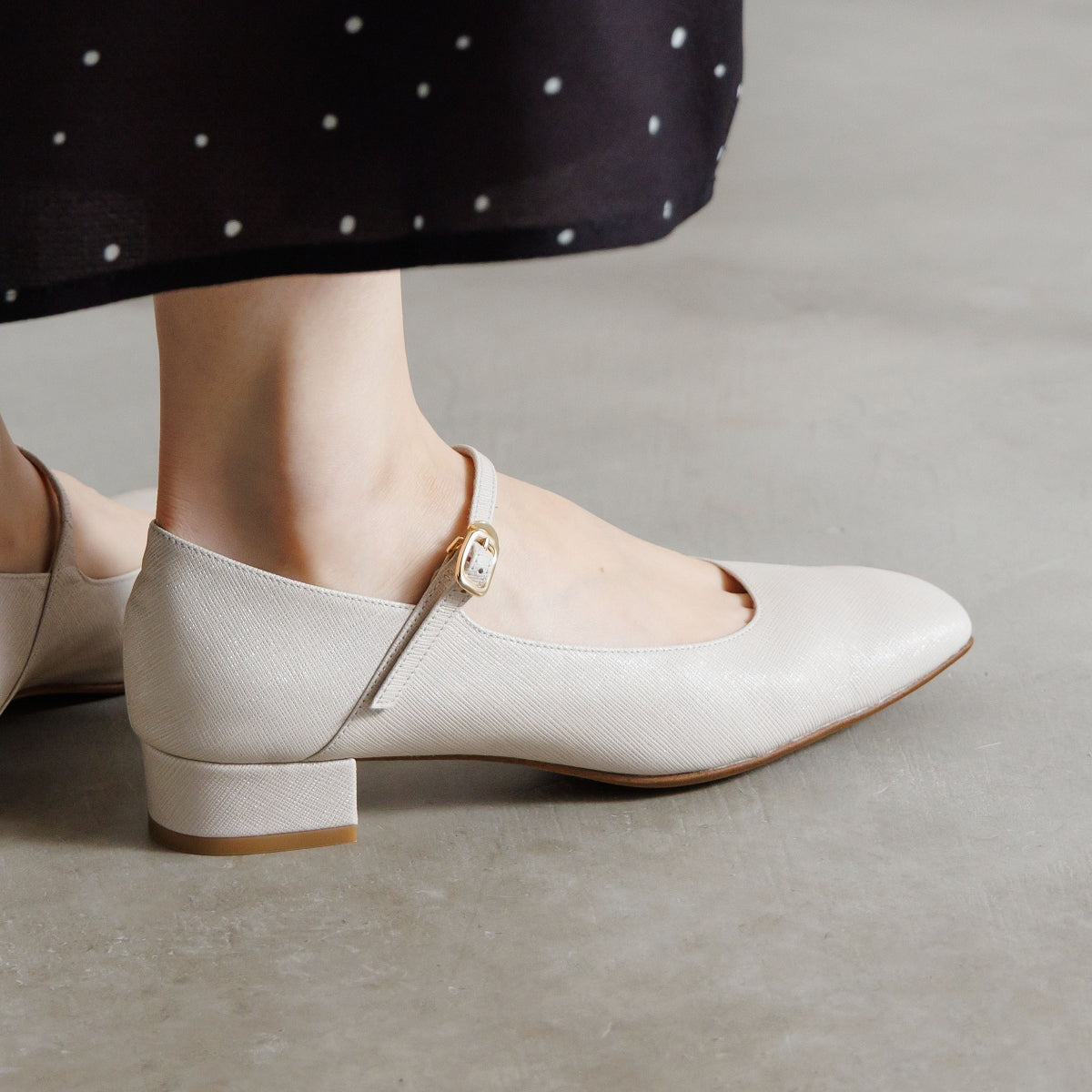 26SS新色】スクエアトゥメリージェーンパンプス/651111