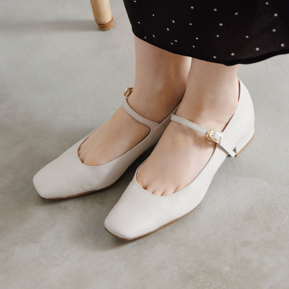 26SS新色】スクエアトゥメリージェーンパンプス/651111