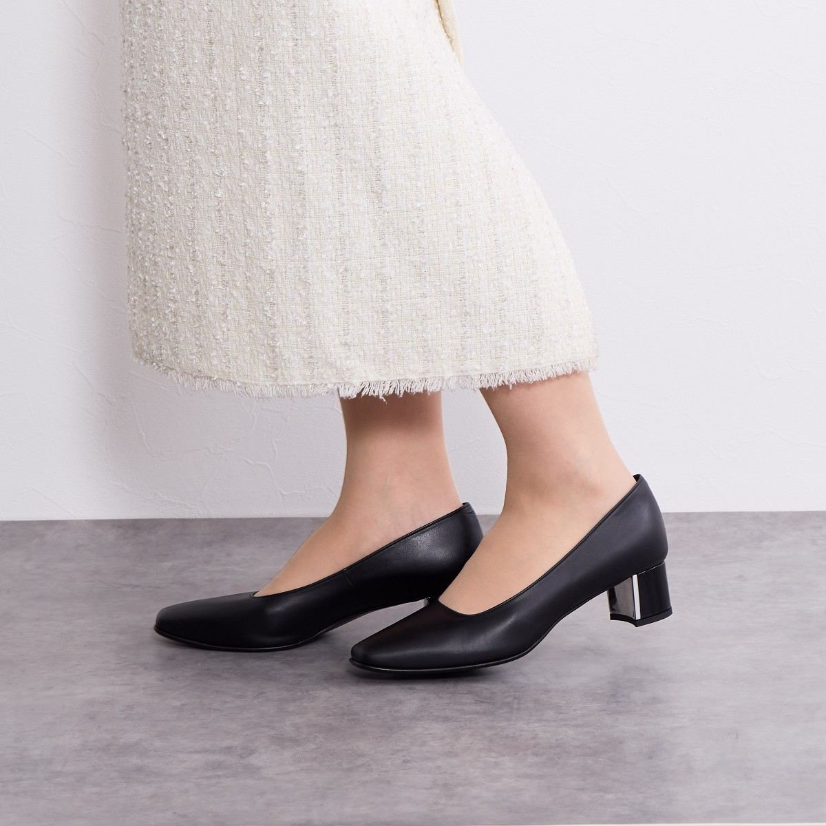 SALE】スクエアトゥメタルプレートヒールパンプス/651112