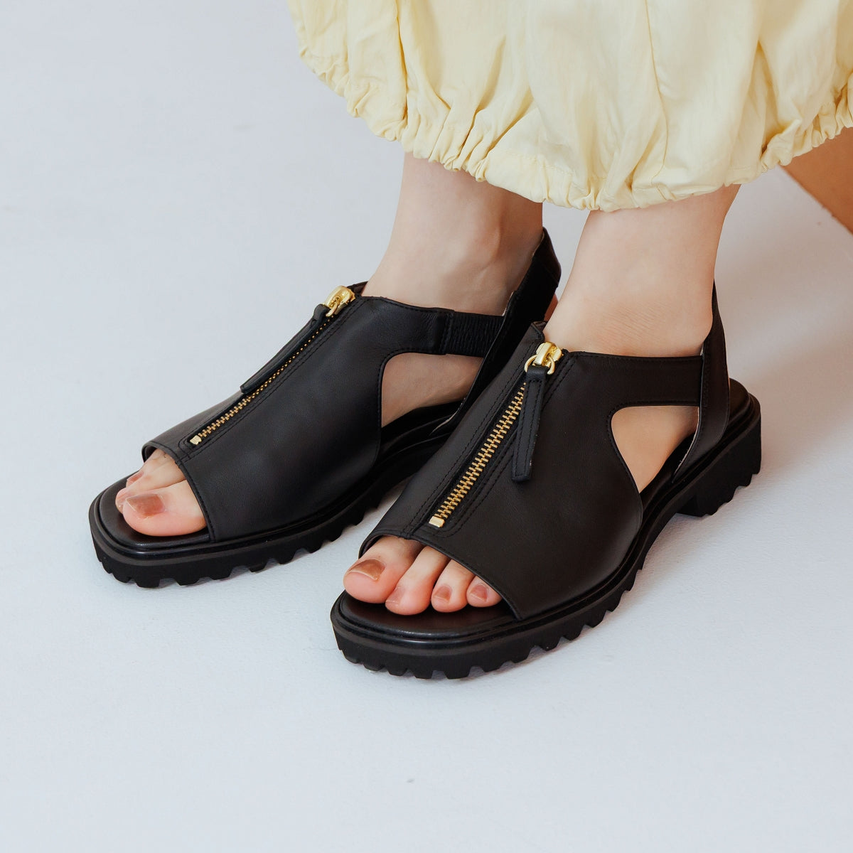 【26SS新色追加】センタージッププラットフォームサンダル/651207