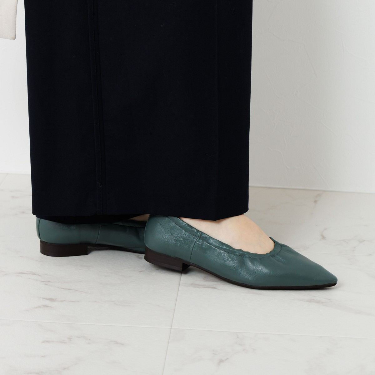 【25AW】シャーリングフラットパンプス/651302