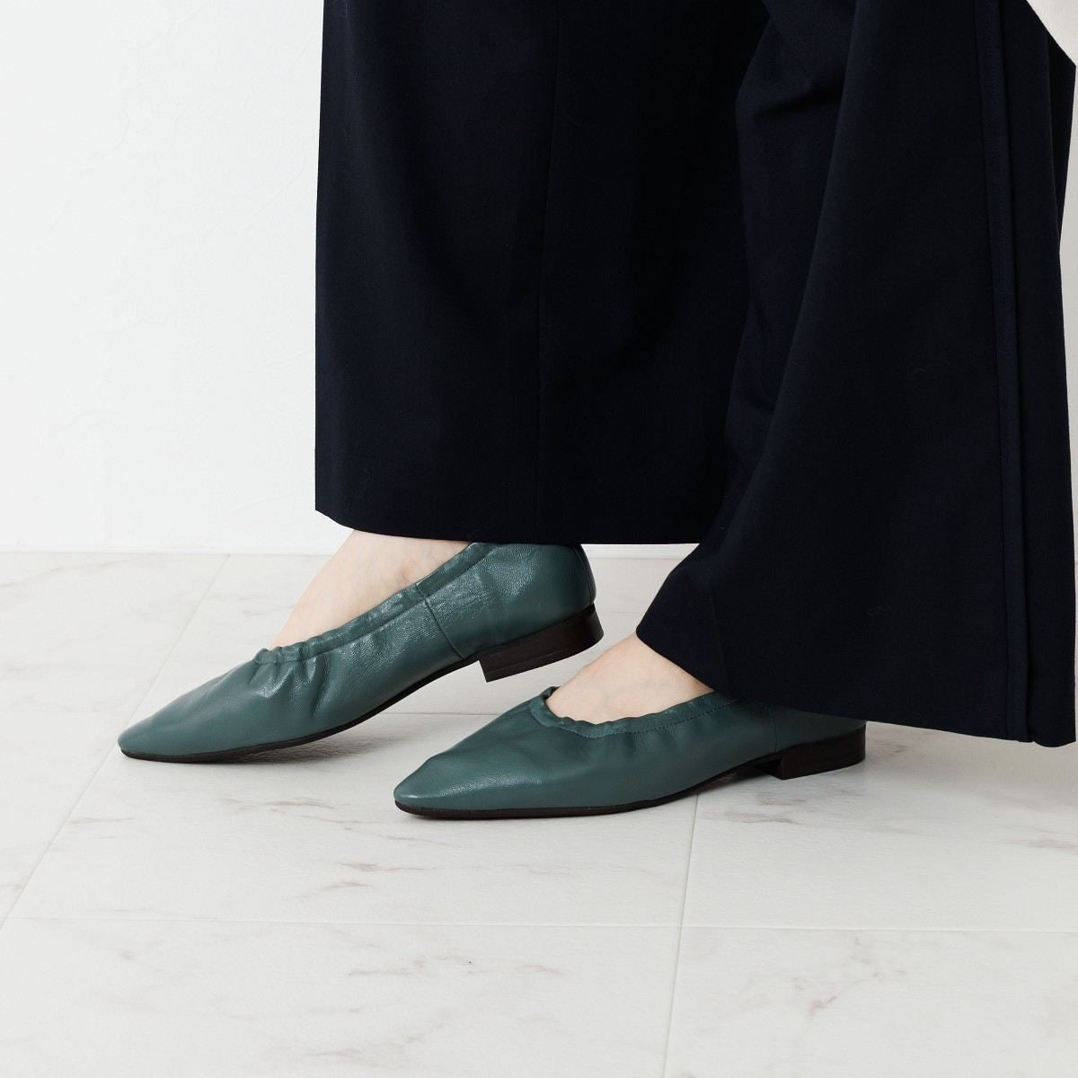 【25AW】シャーリングフラットパンプス/651302