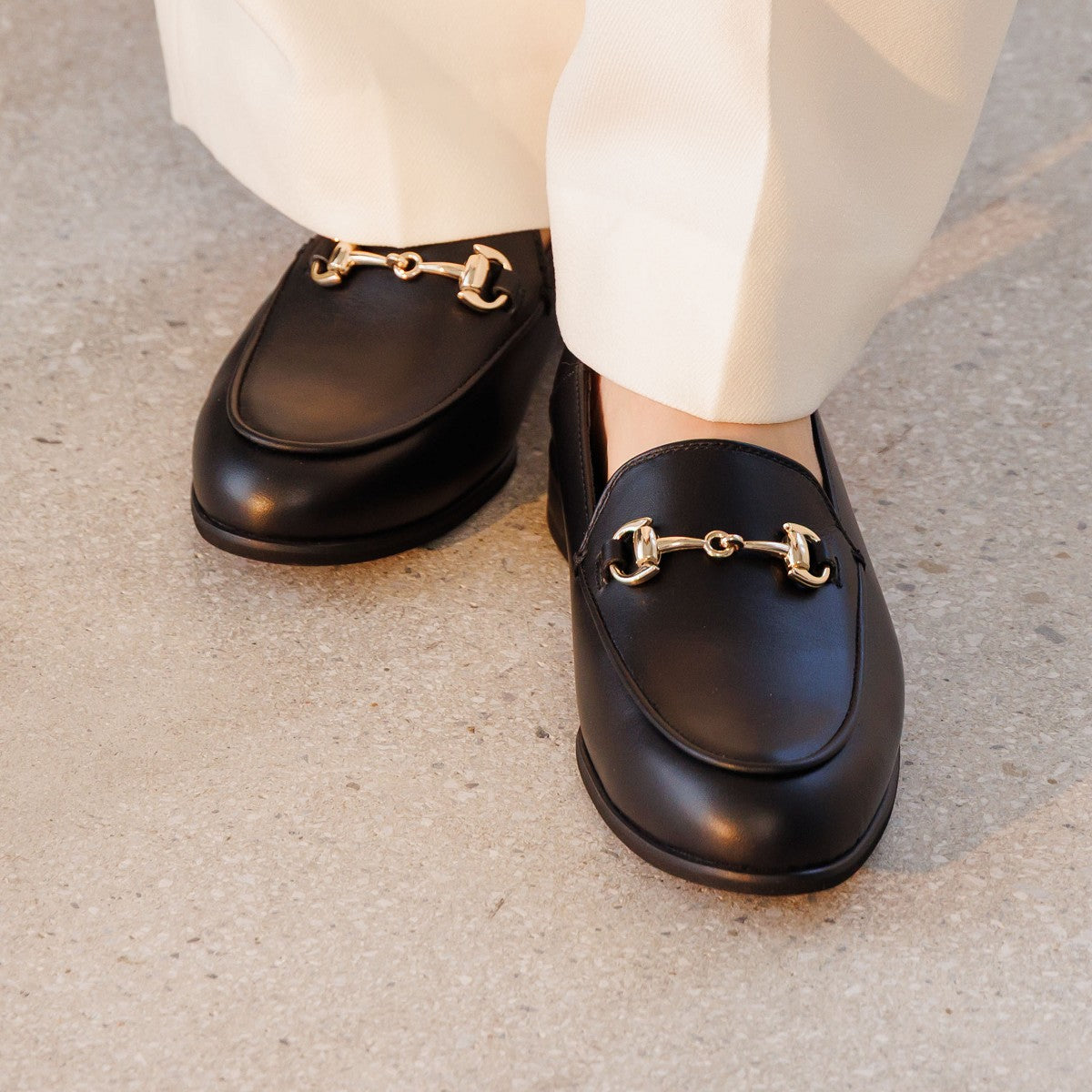 【25AW】バブーシュビットローファー/651304