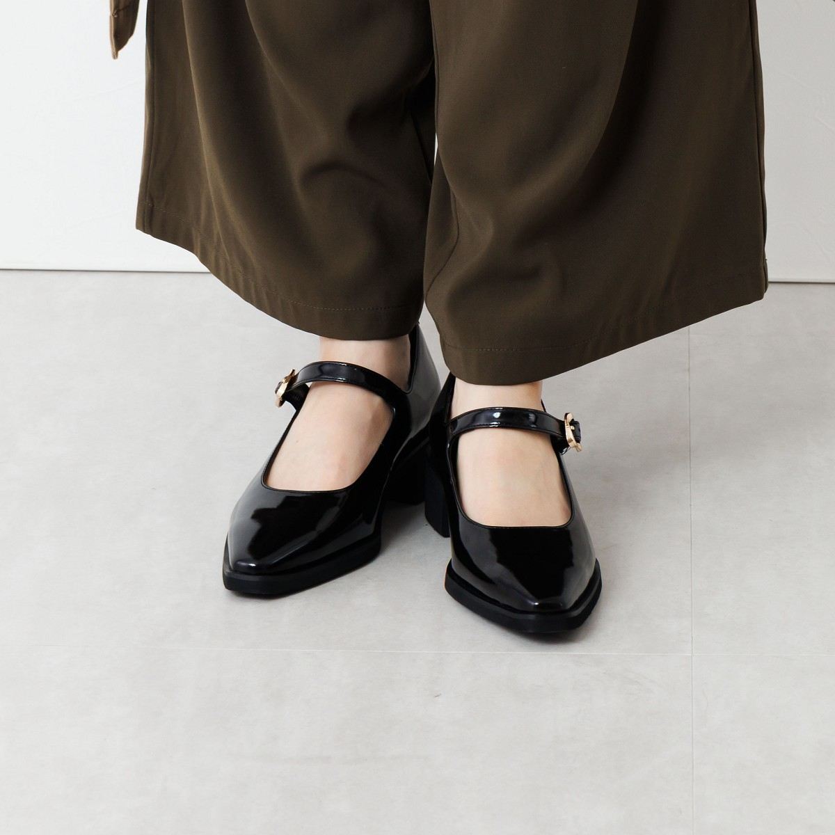 【25AW】軽量ソールポインテッドトゥメリージェーン/651305