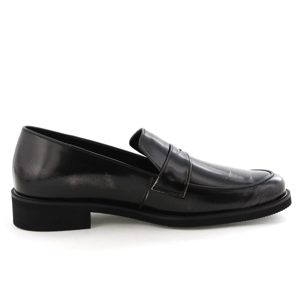 【25AW】アドバンレザーローファー/651309