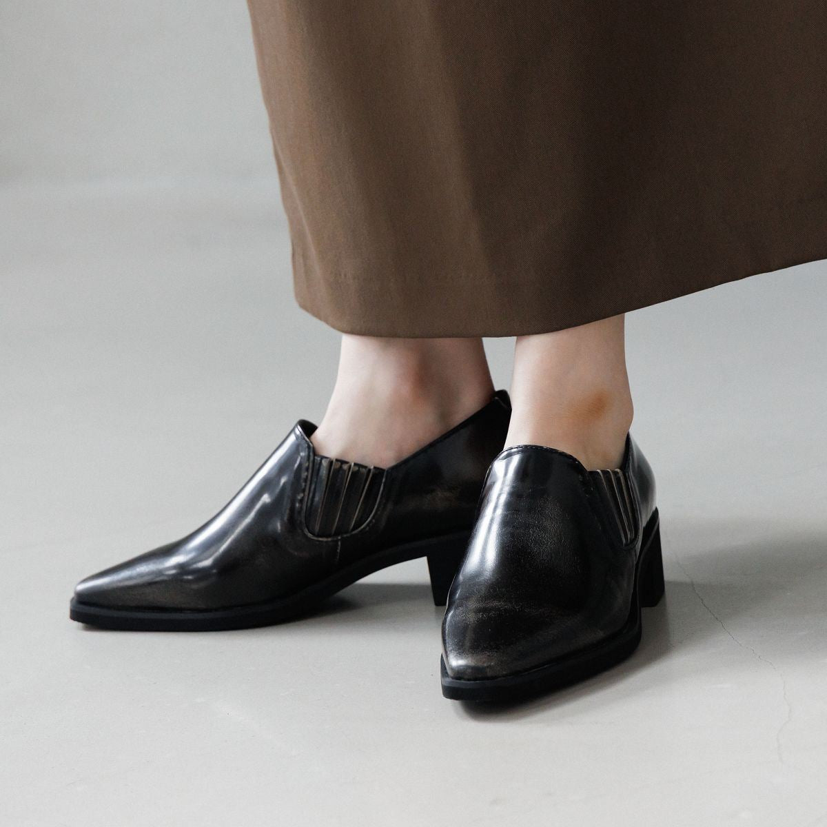 【25AW】アドバンレザーポインテッドトゥサイドゴア/651310