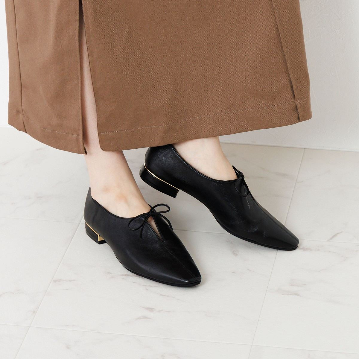 【25AW】センタースリットリボンパンプス/651312