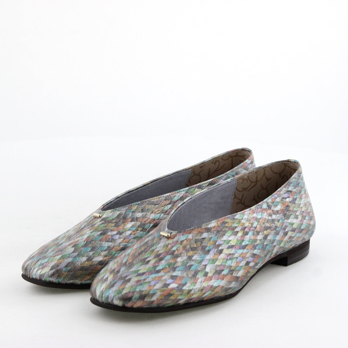 【26SS新色追加】メタルポイントフラットパンプス/651326